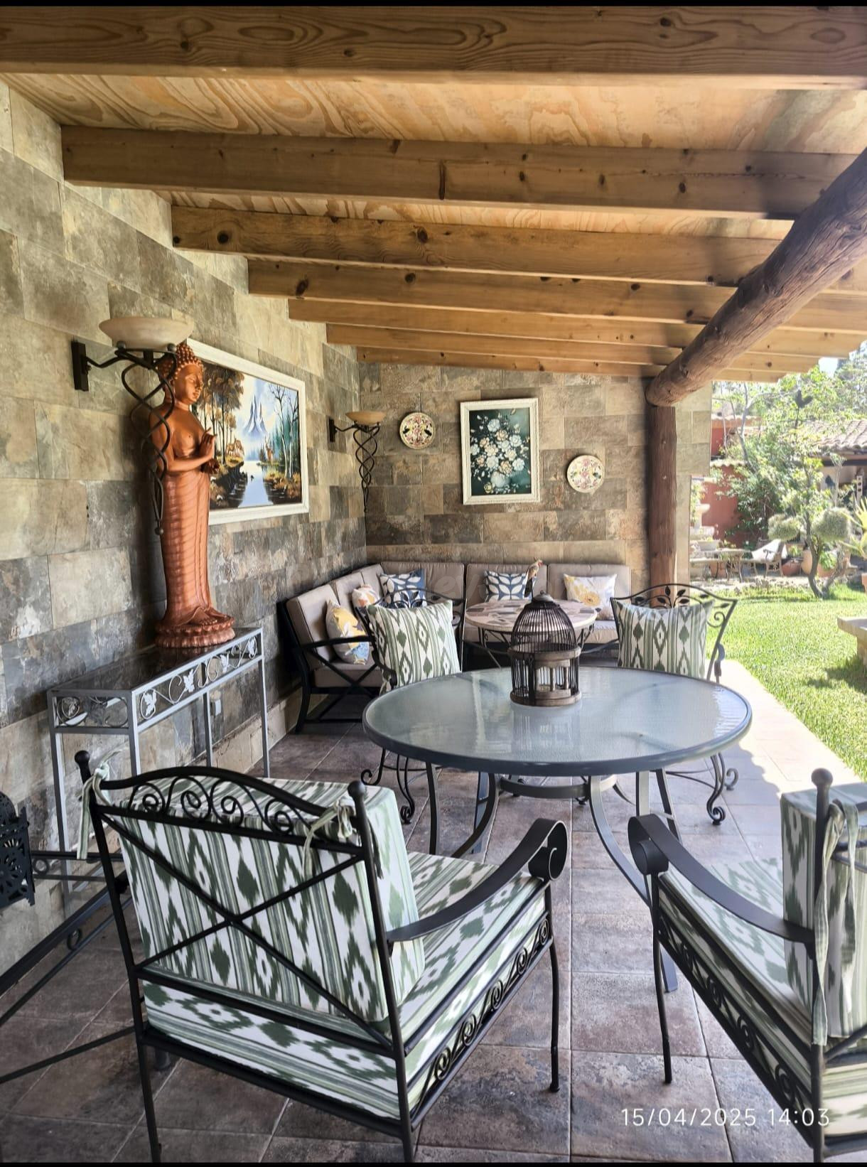 Exclusiva finca rústica con licencia vacacional, tres viviendas independientes, piscina climatizada y parque zoológico autorizado en Llucmajor - foto 2