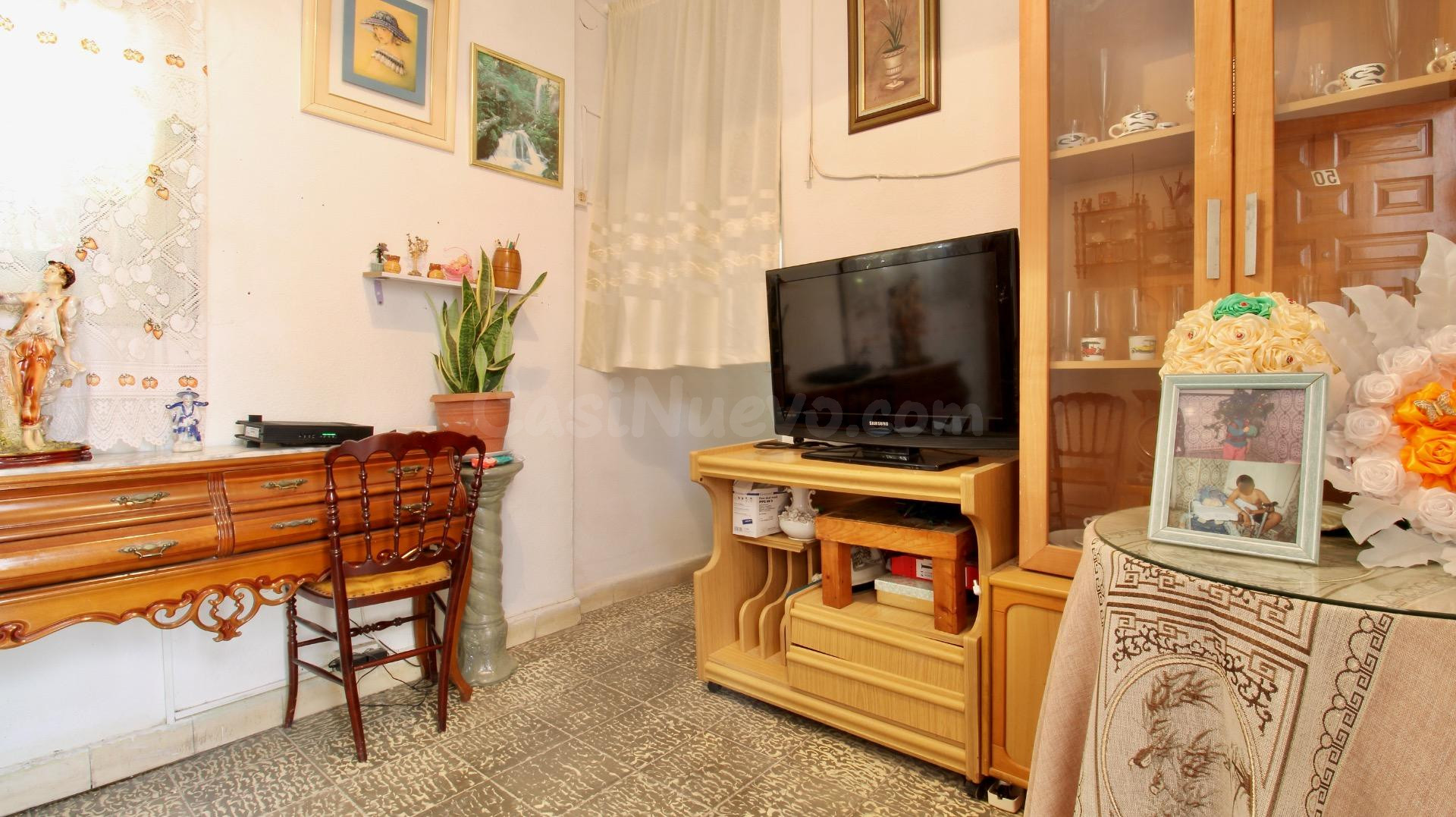 VIVIENDA INDEPENDIENTE CON DOS PLANTAS, GRAN PATIO Y CUEVAS  - foto 3