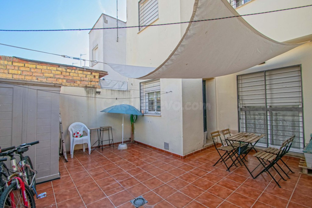Bonita vivienda adosada de VPO en Bormujos, zona Universitar - foto 5