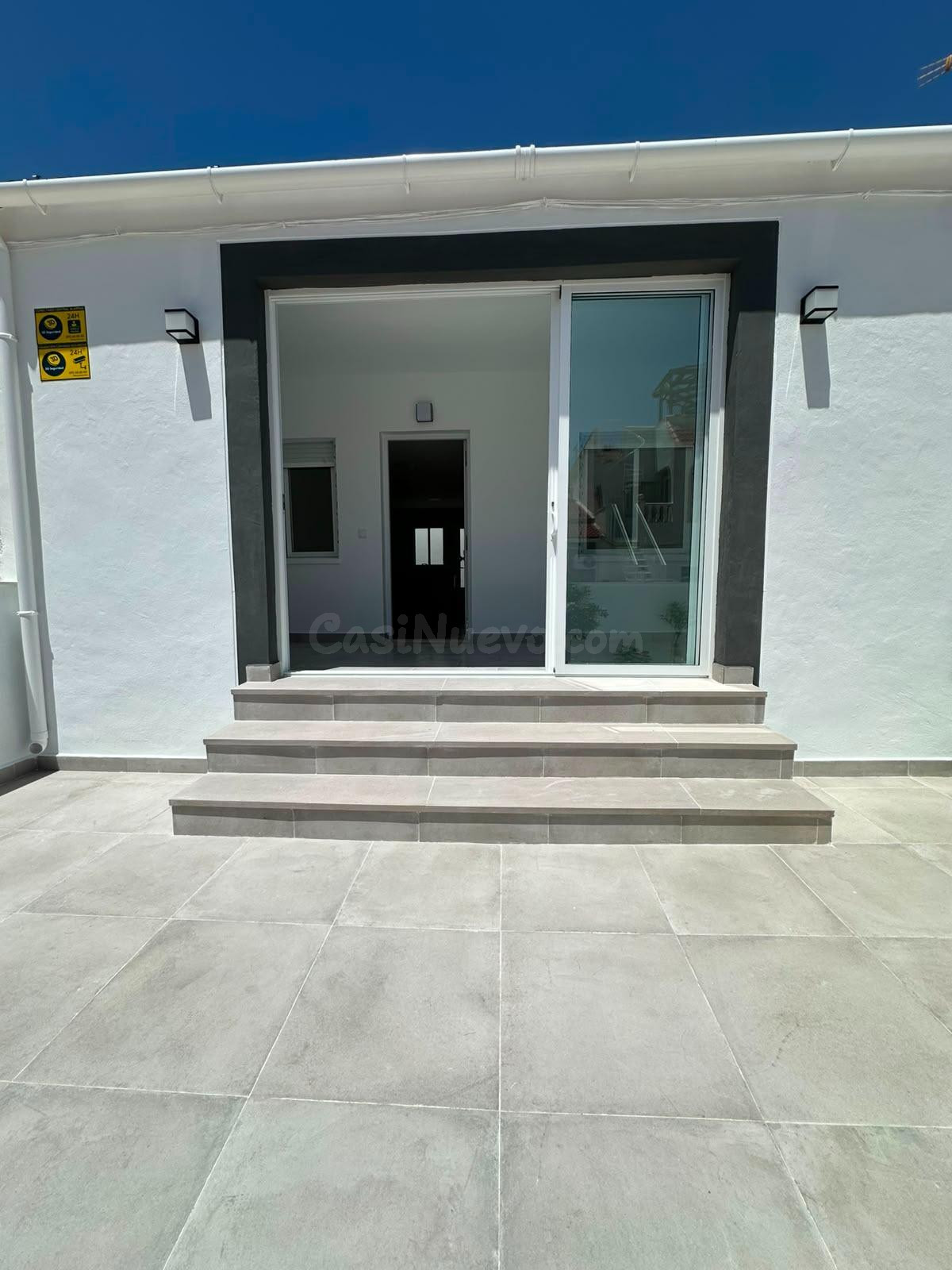 BUNGALOW ADOSADO DE 2 DORMITORIOS EN LA SIESTA (TORREVIEJA)