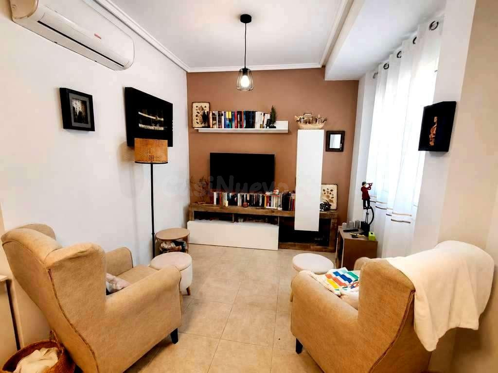 Disfrute del Sol en su Oasis Privado: Adosado en Torrevieja - foto 4
