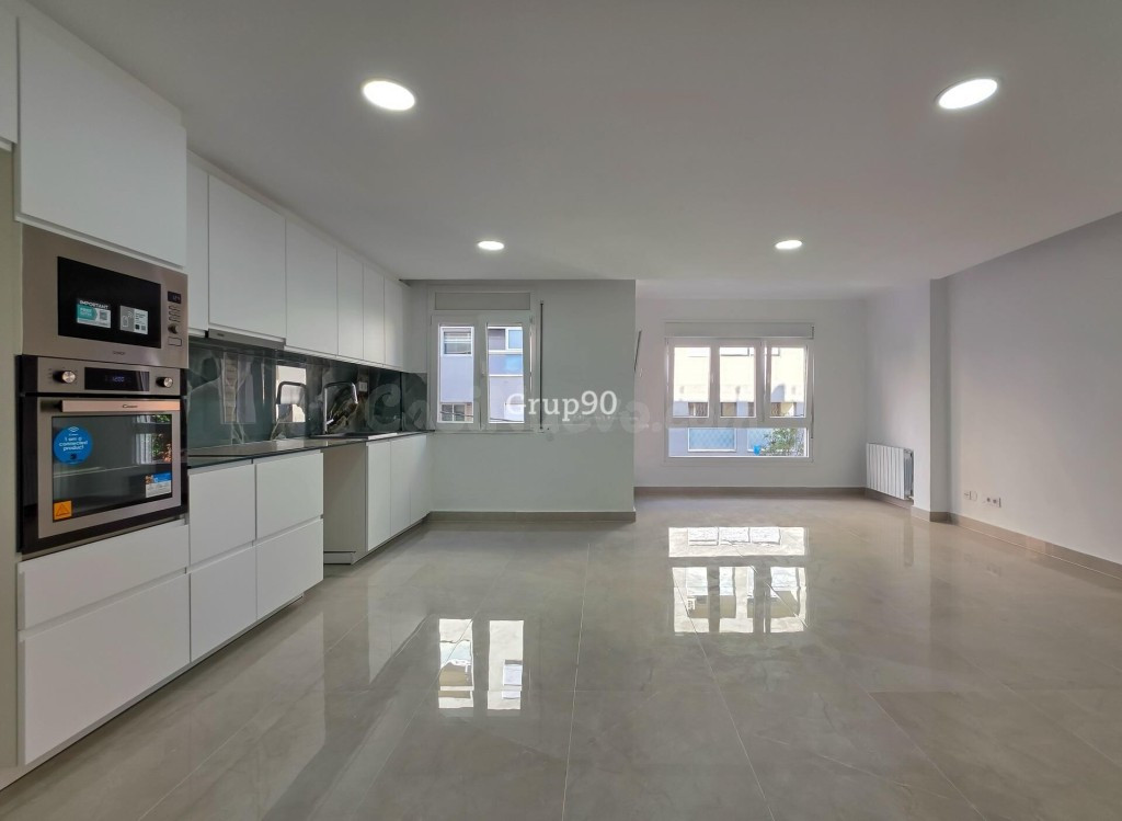 ¡A estrenar! Piso de 102 m2 totalmente reformado en Calle Pi