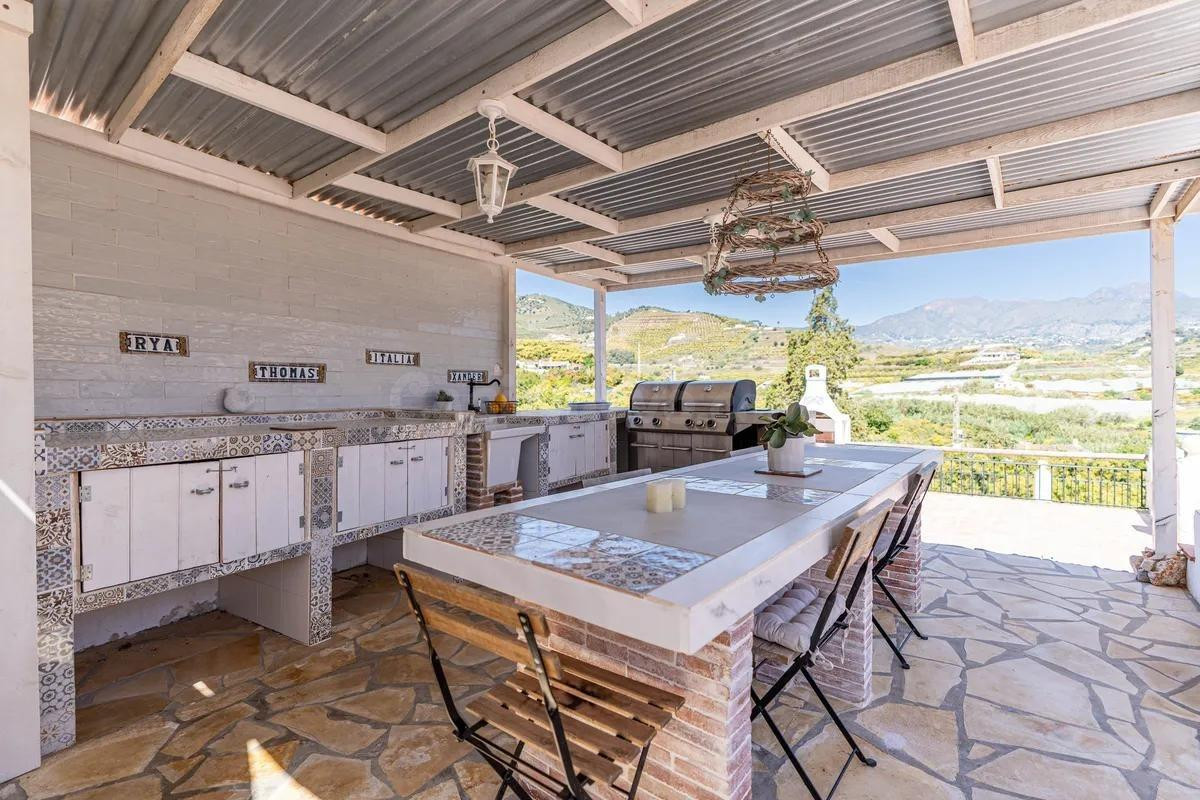 Villa exclusiva con piscina privada y casa de invitados inde - foto 3