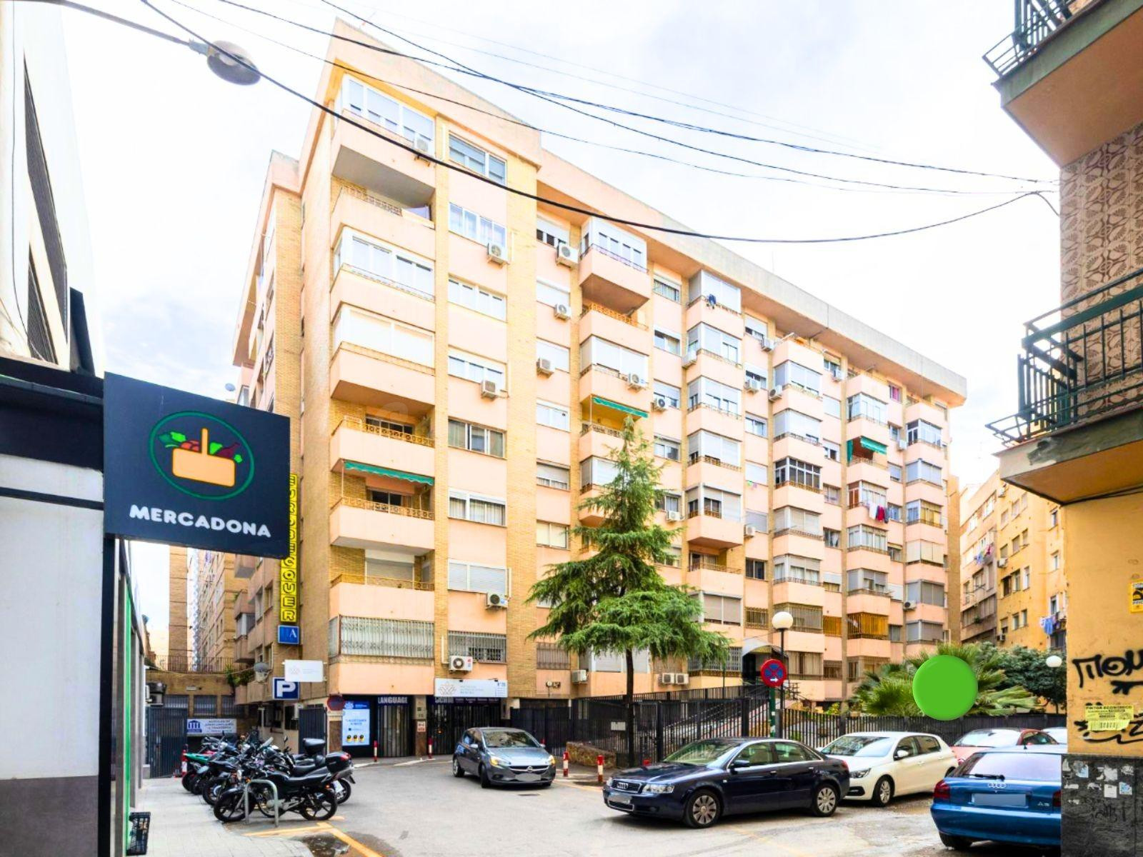 PISO DE 1 DORMITORIO CON TERRAZA Y EXCELENTE UBICACIÓN JUNTO AL MERCADONA