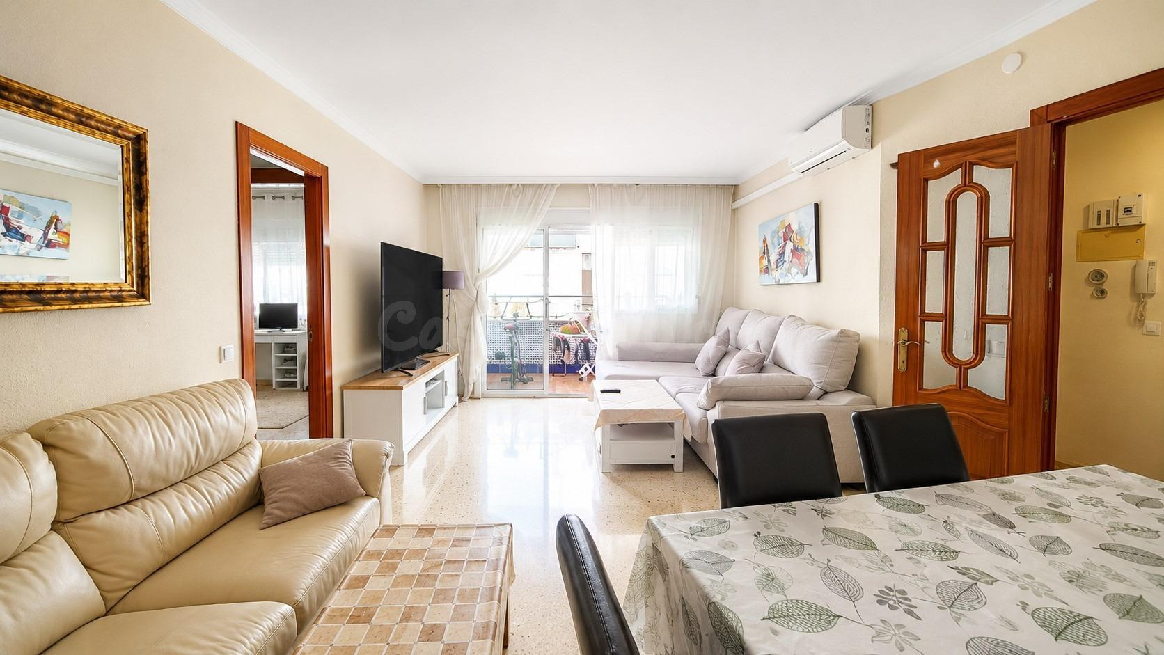 Piso de 3 dormitorios con terraza en zona céntrica de San Pedro Alcántara