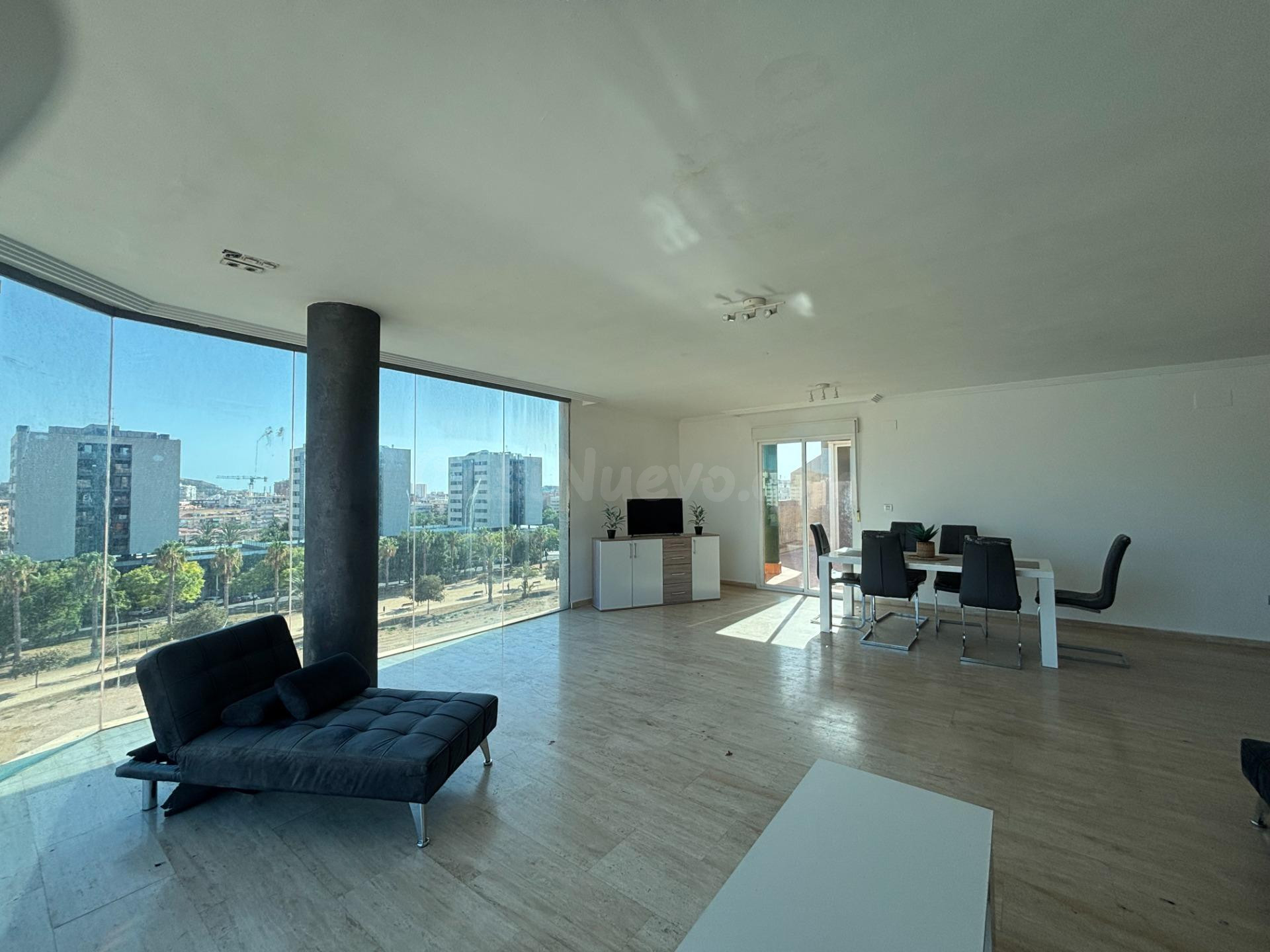 ÁTICO ESQUINERO CON TERRAZA - foto 2