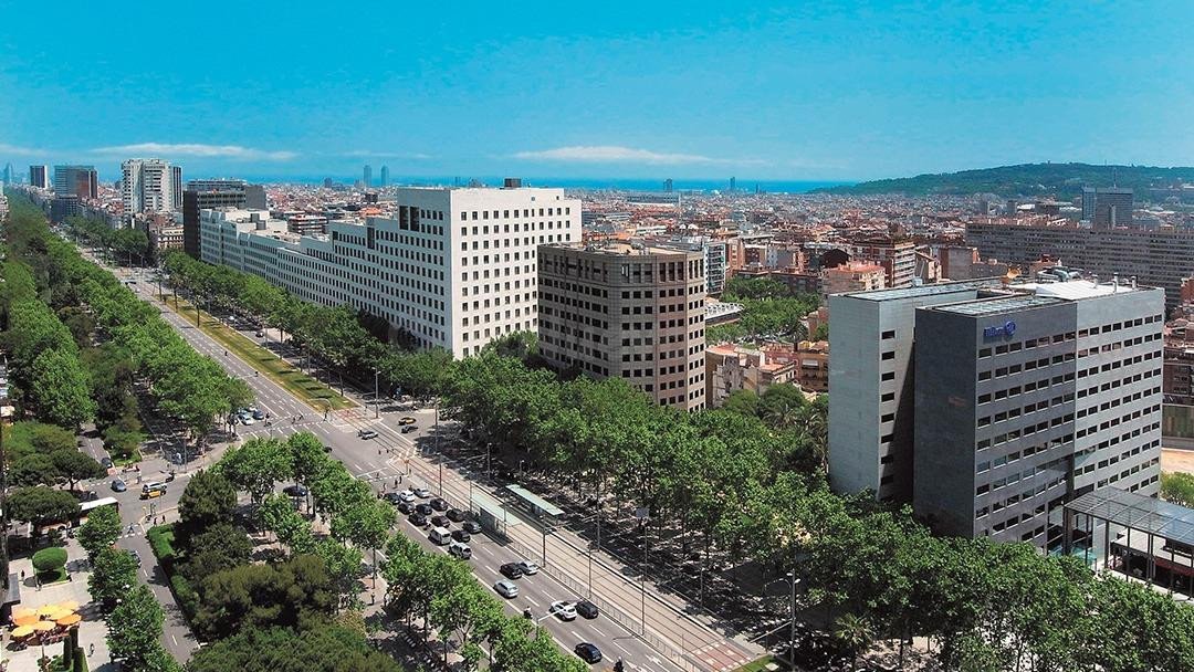 LOCAL CLÍNICA EN RENTABILIDAD EN LES CORTS BARCELONA - foto 2