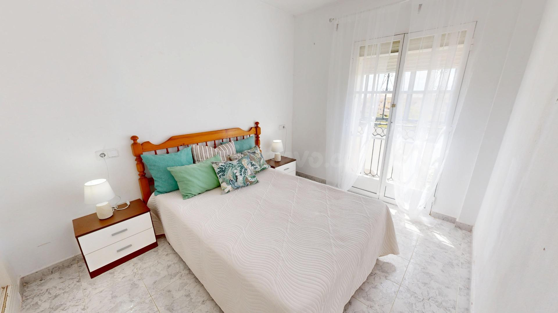 Precioso bungalow con solárium y piscina, con orientación sur ☀️ - foto 4