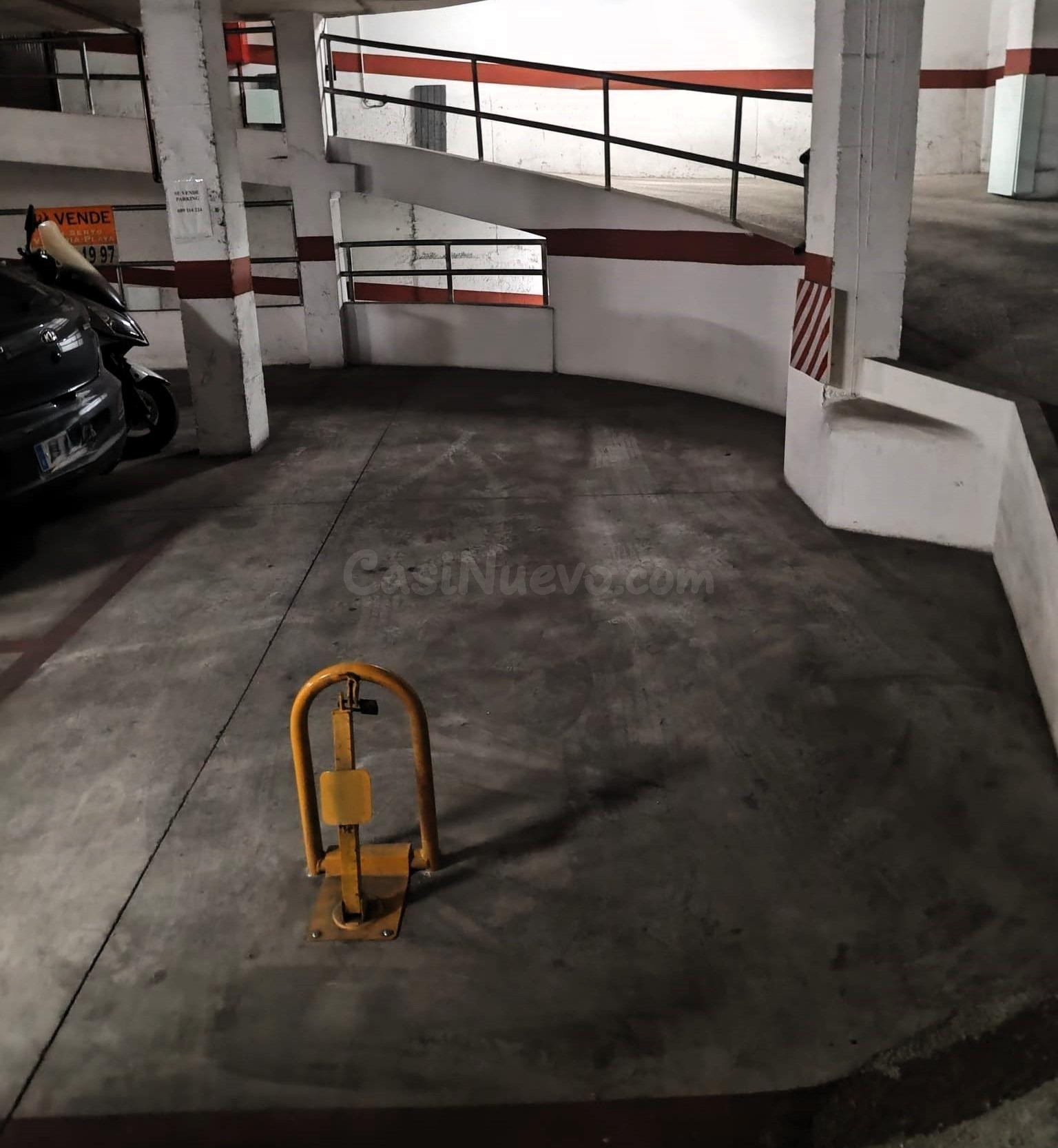 PLAZA GRANDE PARA COCHE Y MOTO
