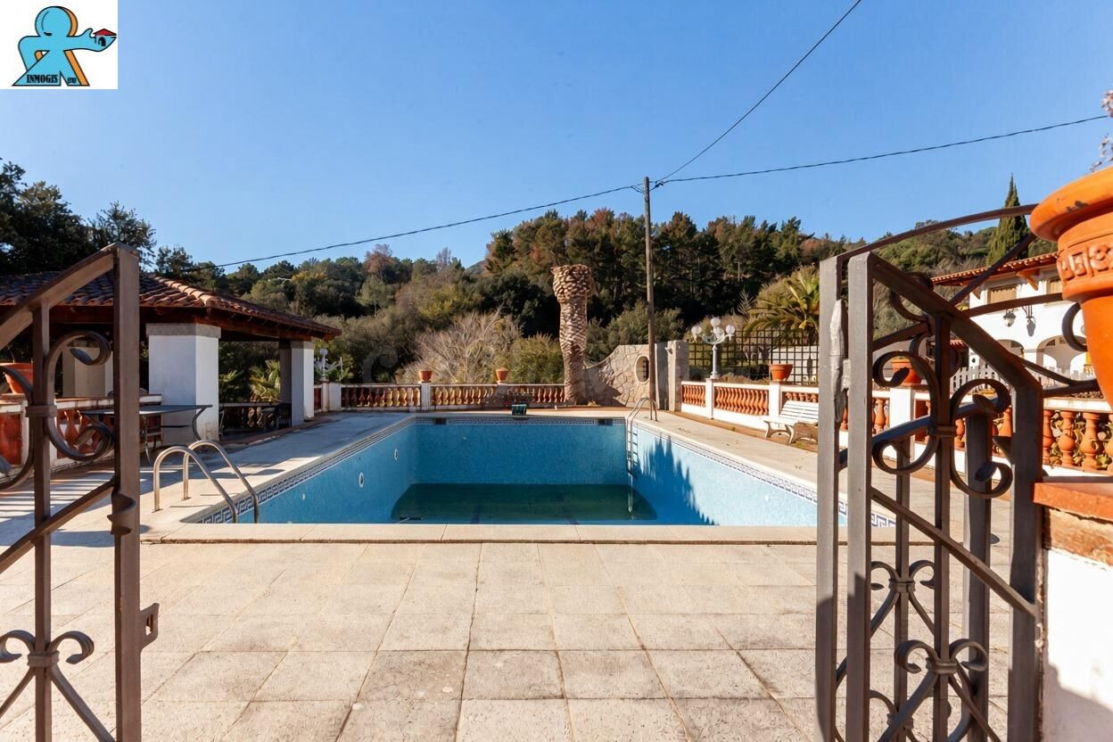 Villa señorial a 20 minutos de Barcelona: una propiedad verd - foto 2
