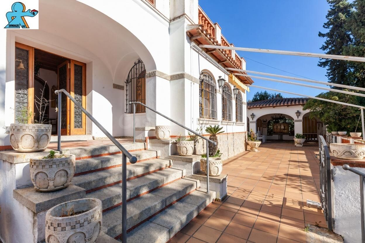 Villa señorial a 20 minutos de Barcelona: una propiedad verd - foto 4