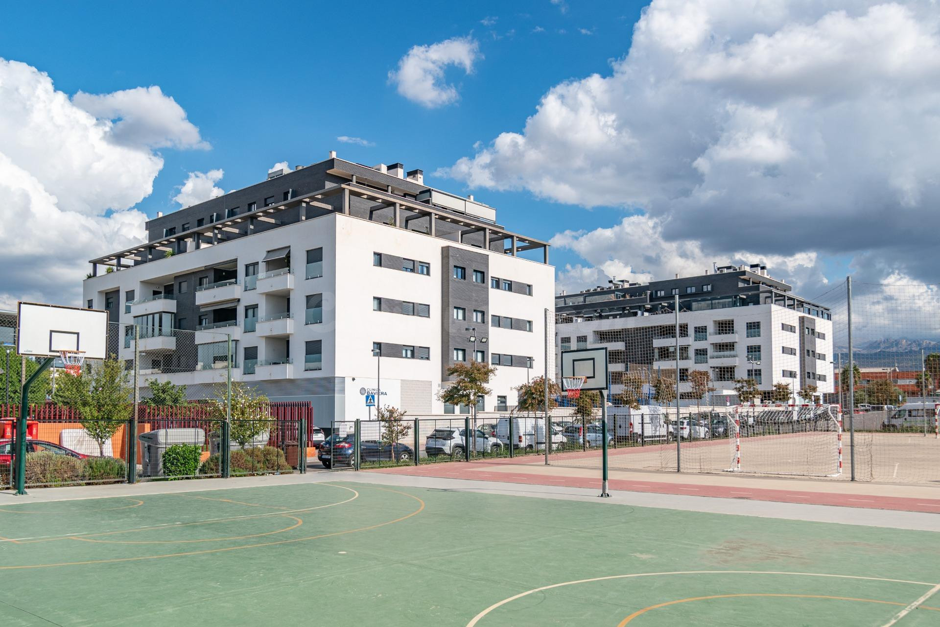 Exclusiva vivienda en Residencial Nevada — Urbanización de l