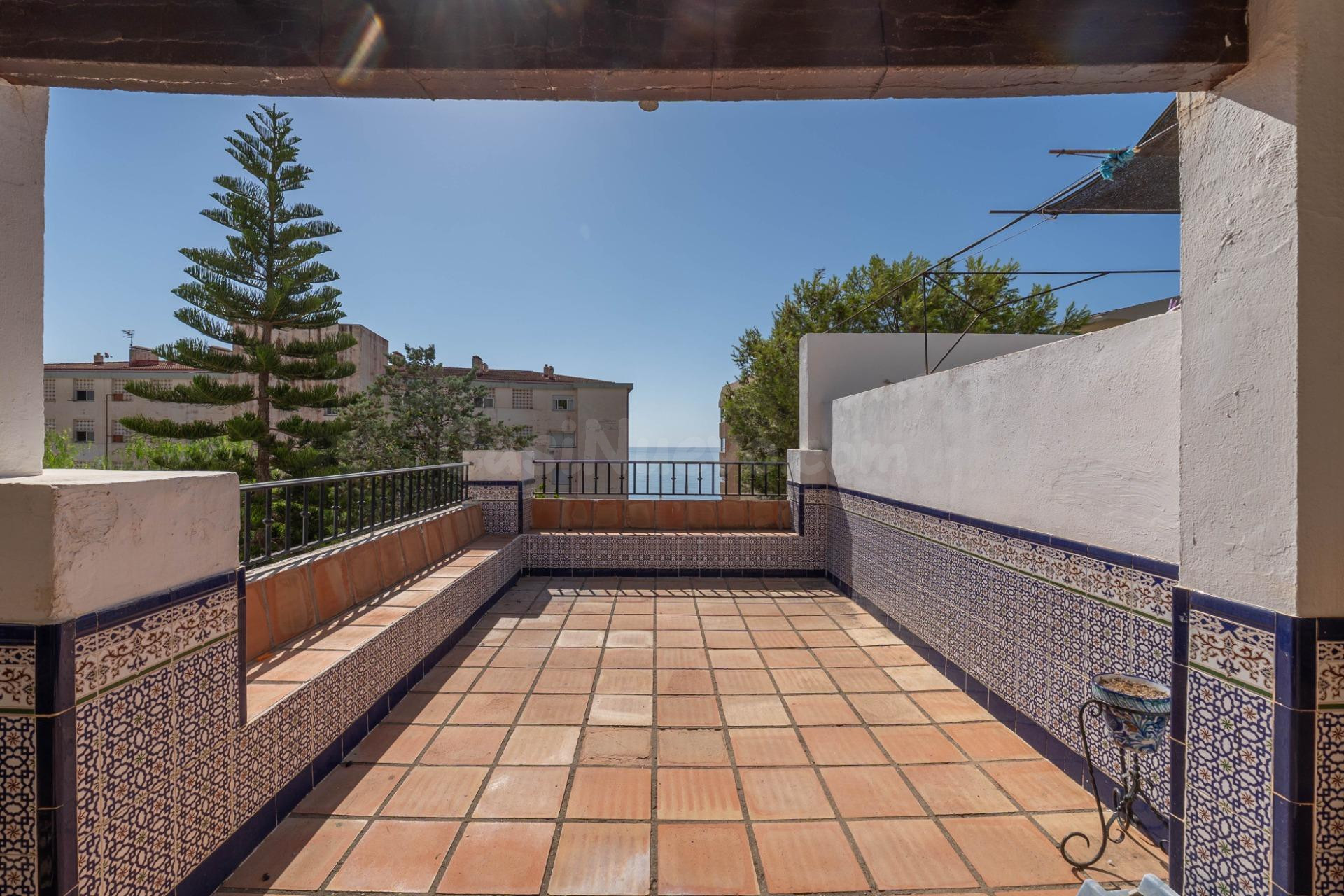 PRECIOSA CASA EN URBANIZACION PRIVADA VELILLA ALMUÑECAR PLAYA TROPICAL