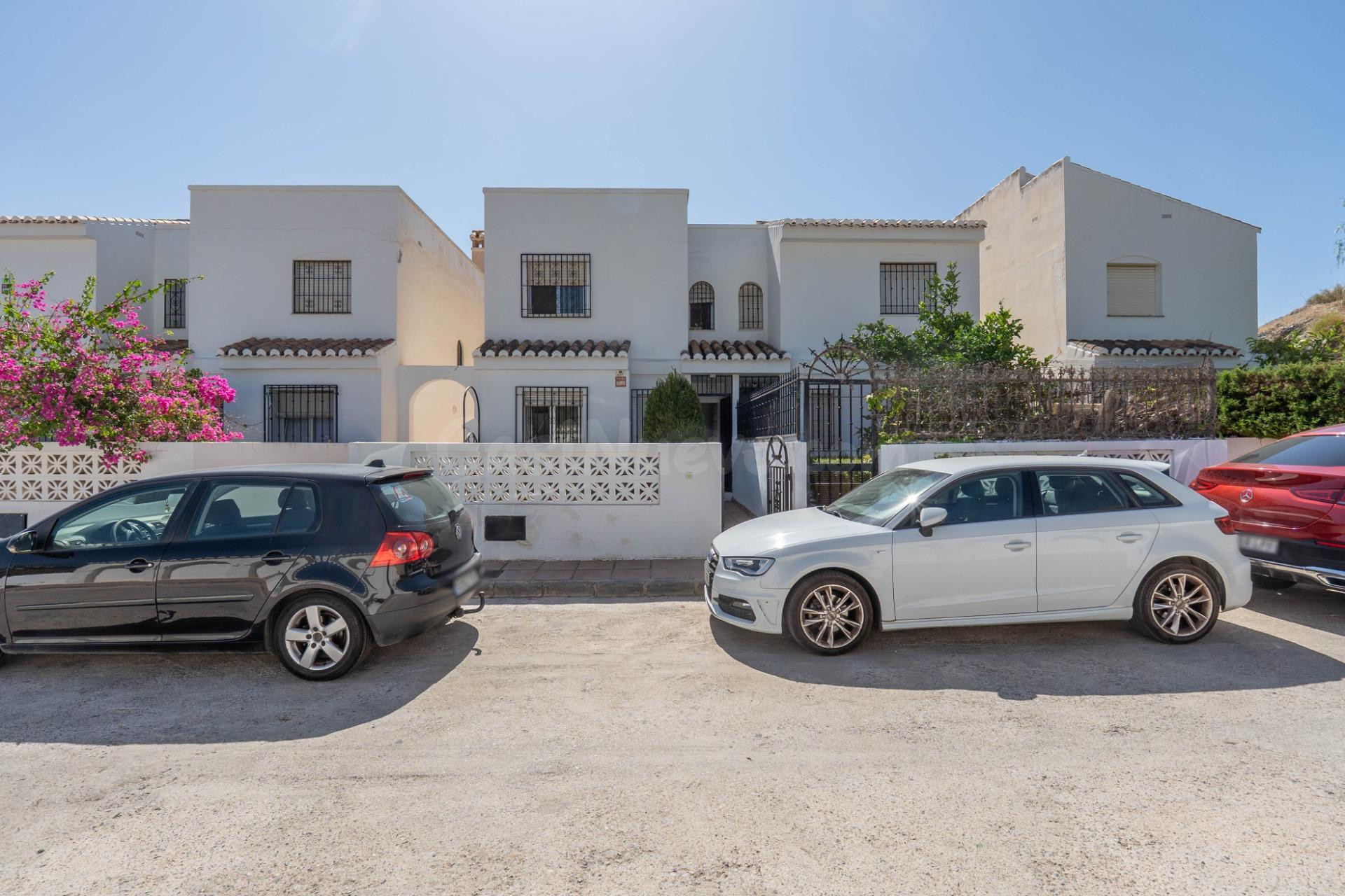 PRECIOSA CASA EN URBANIZACION PRIVADA VELILLA ALMUÑECAR PLAY - foto 4