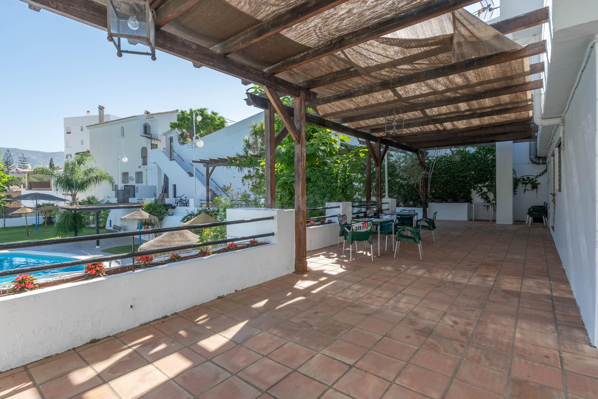 PRECIOSA CASA EN URBANIZACION PRIVADA VELILLA ALMUÑECAR PLAY - foto 5