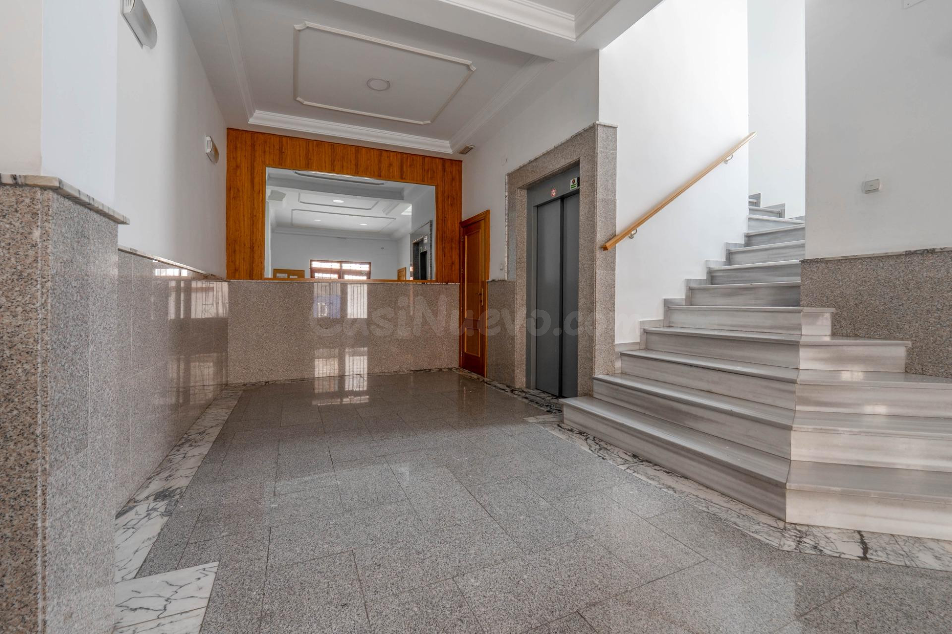 PISO EN LAS GABIAS JUNTO AL METRO - foto 3