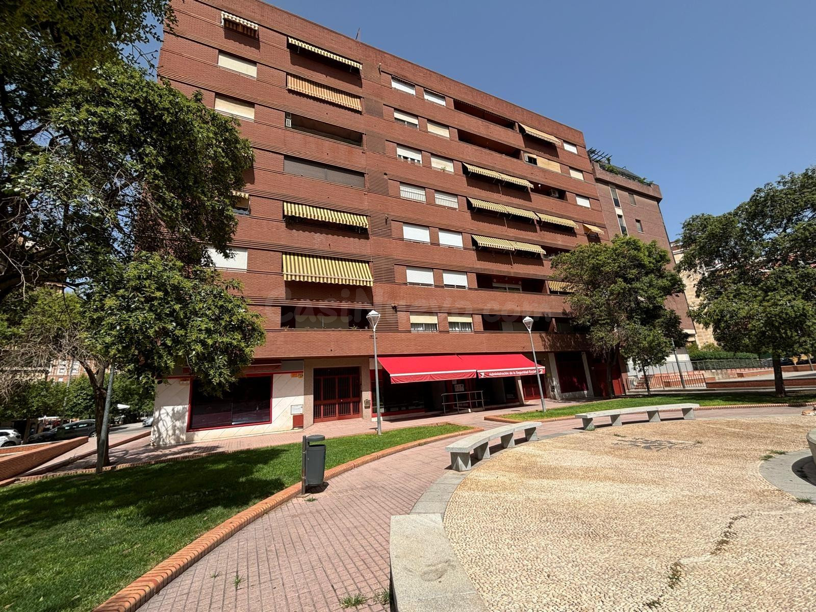 ¡Espacioso Piso Amueblado de 129m2 en ALQUILER CON 4Habitaci