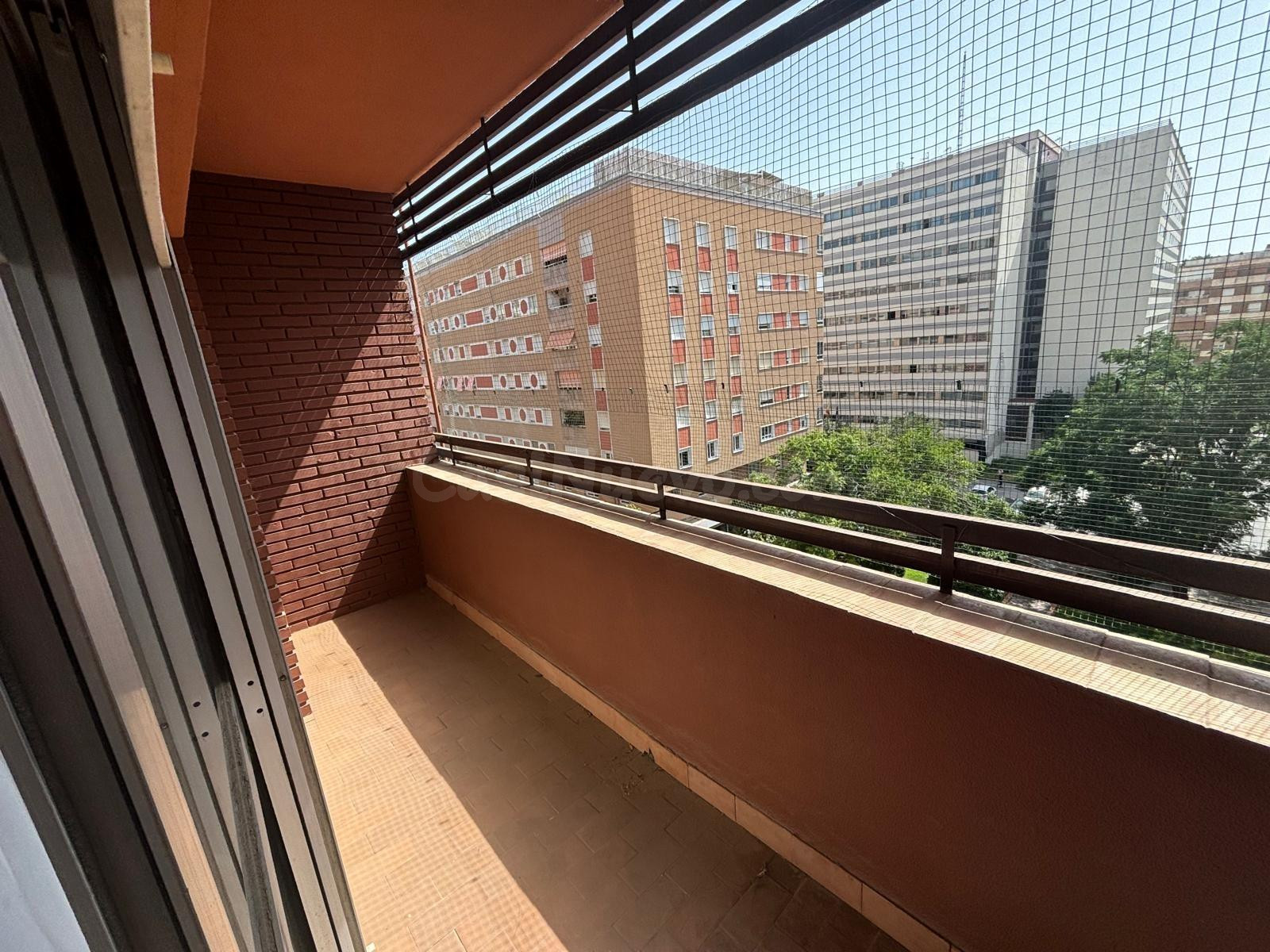 ¡Espacioso Piso Amueblado de 129m2 en ALQUILER CON 4Habitaci - foto 2