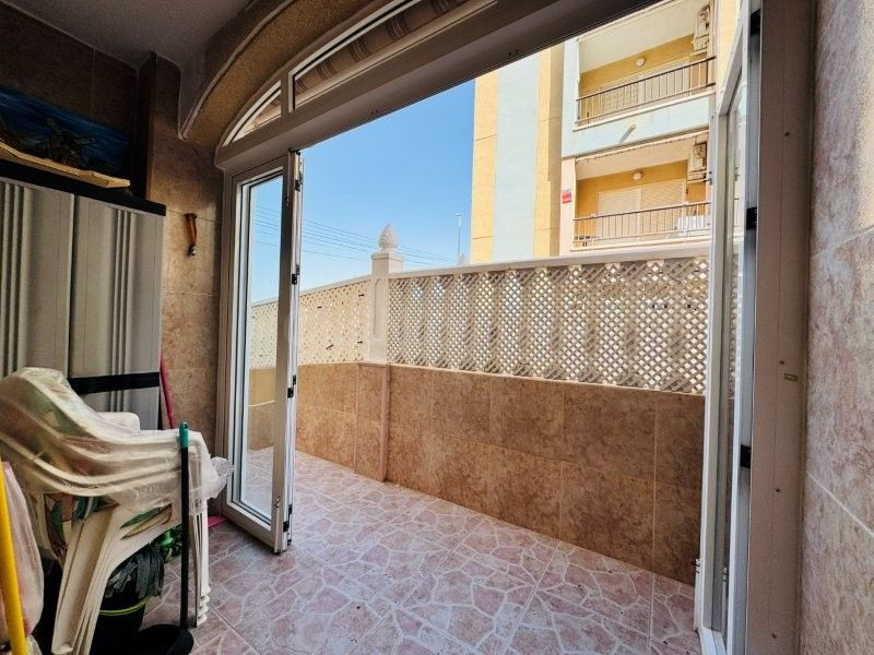 Planta baja con terraza de 25 metros cuadrados, garaje cerra - foto 5