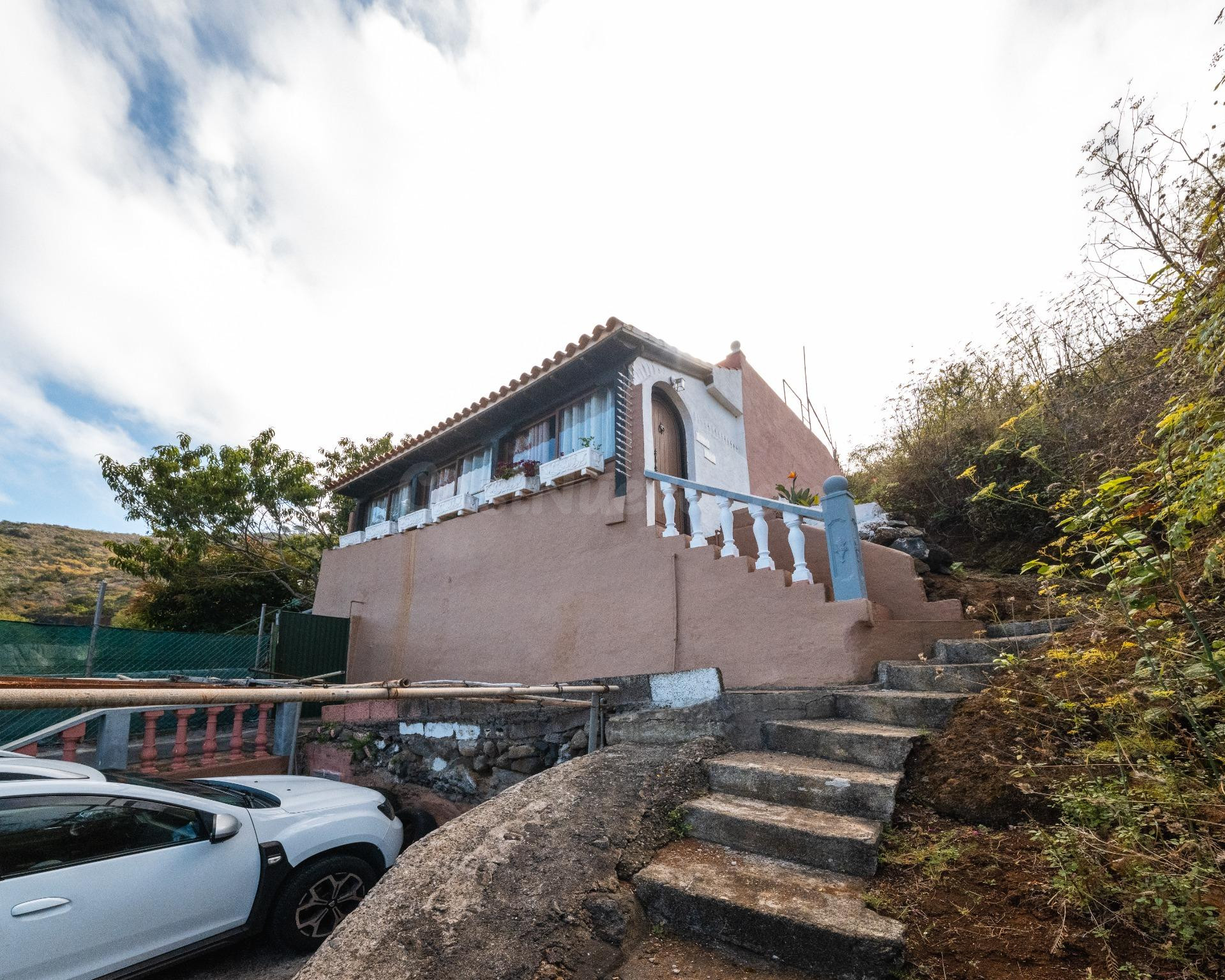 FINCA RÚSTICA CON CASA TERRERA Y VISTAS AL MAR EN TIERRA DEL