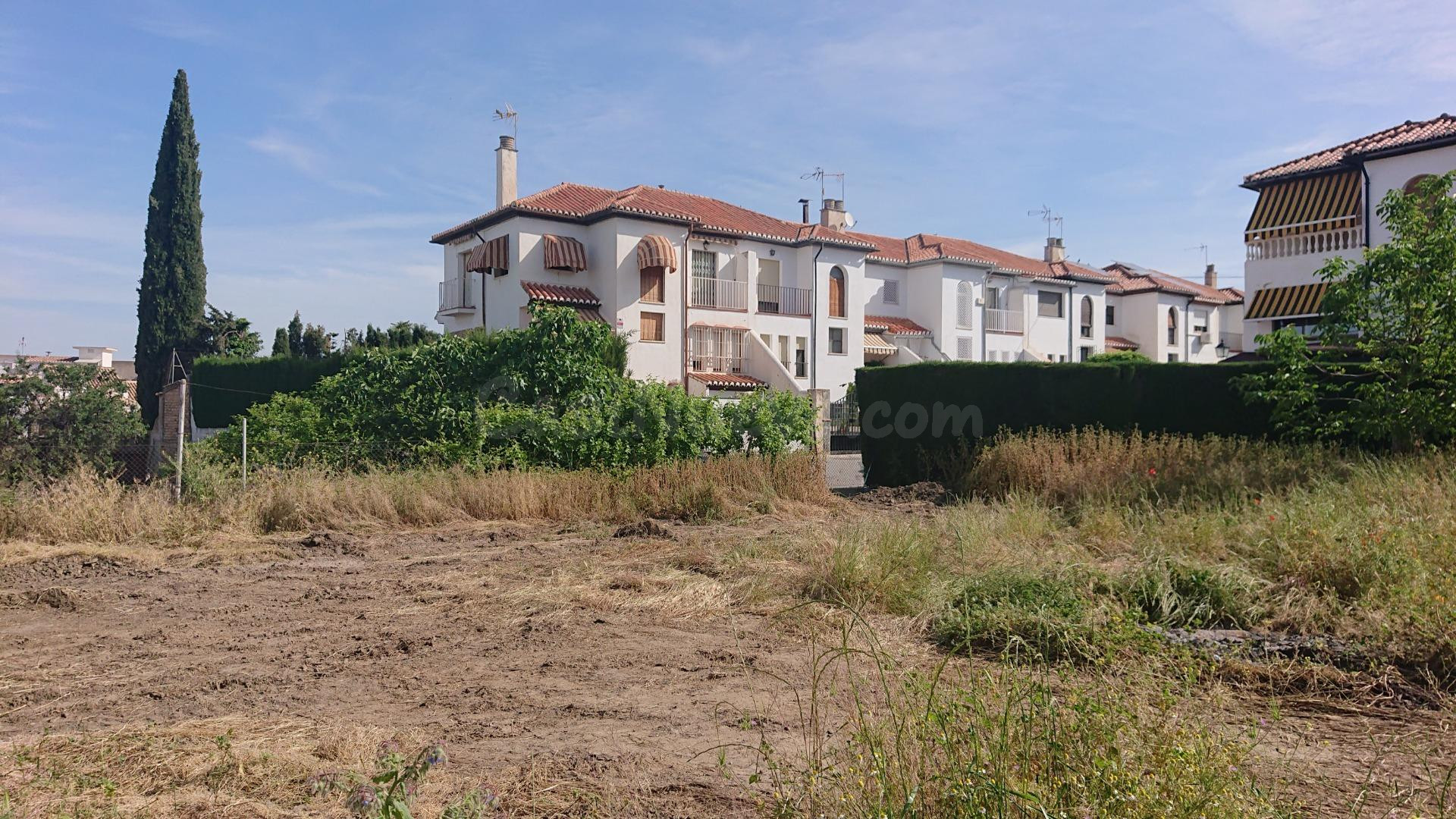 Magnífico solar en el centro de Cájar para plurifamiliares - foto 4