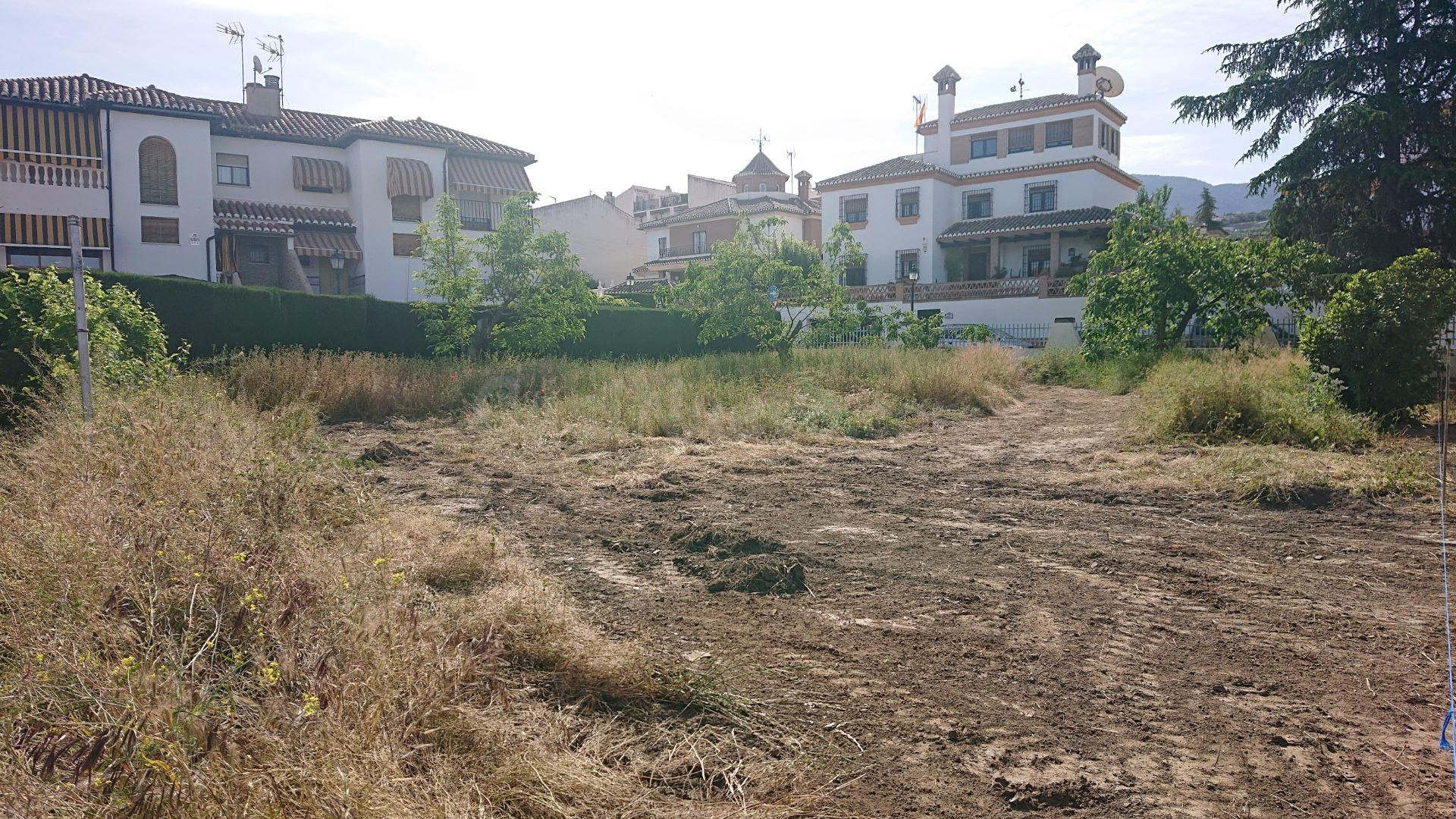Magnífico solar en el centro de Cájar para plurifamiliares - foto 5