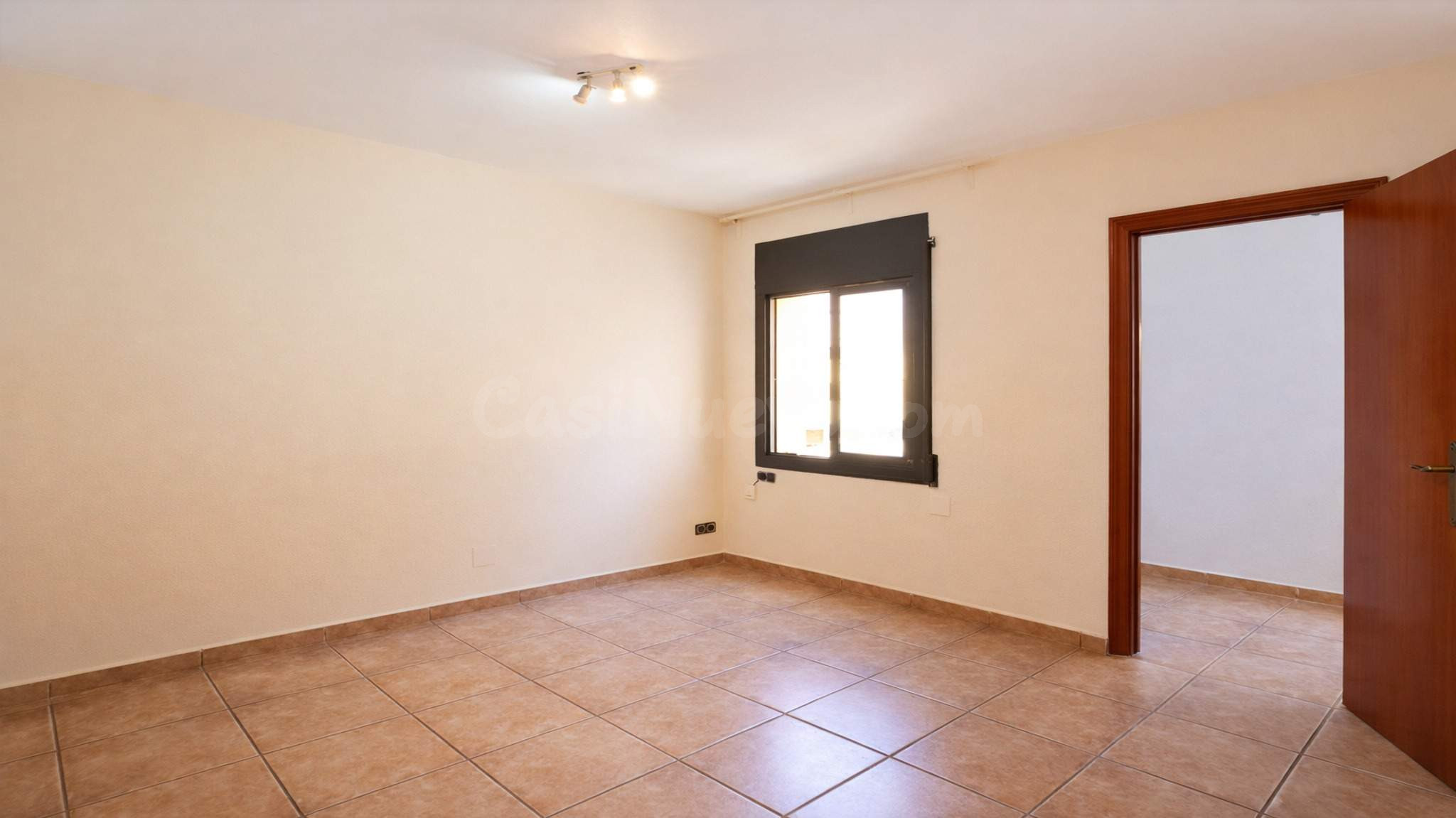 Piso luminoso de tres habitaciones en La Florida – 169.900 € - foto 2