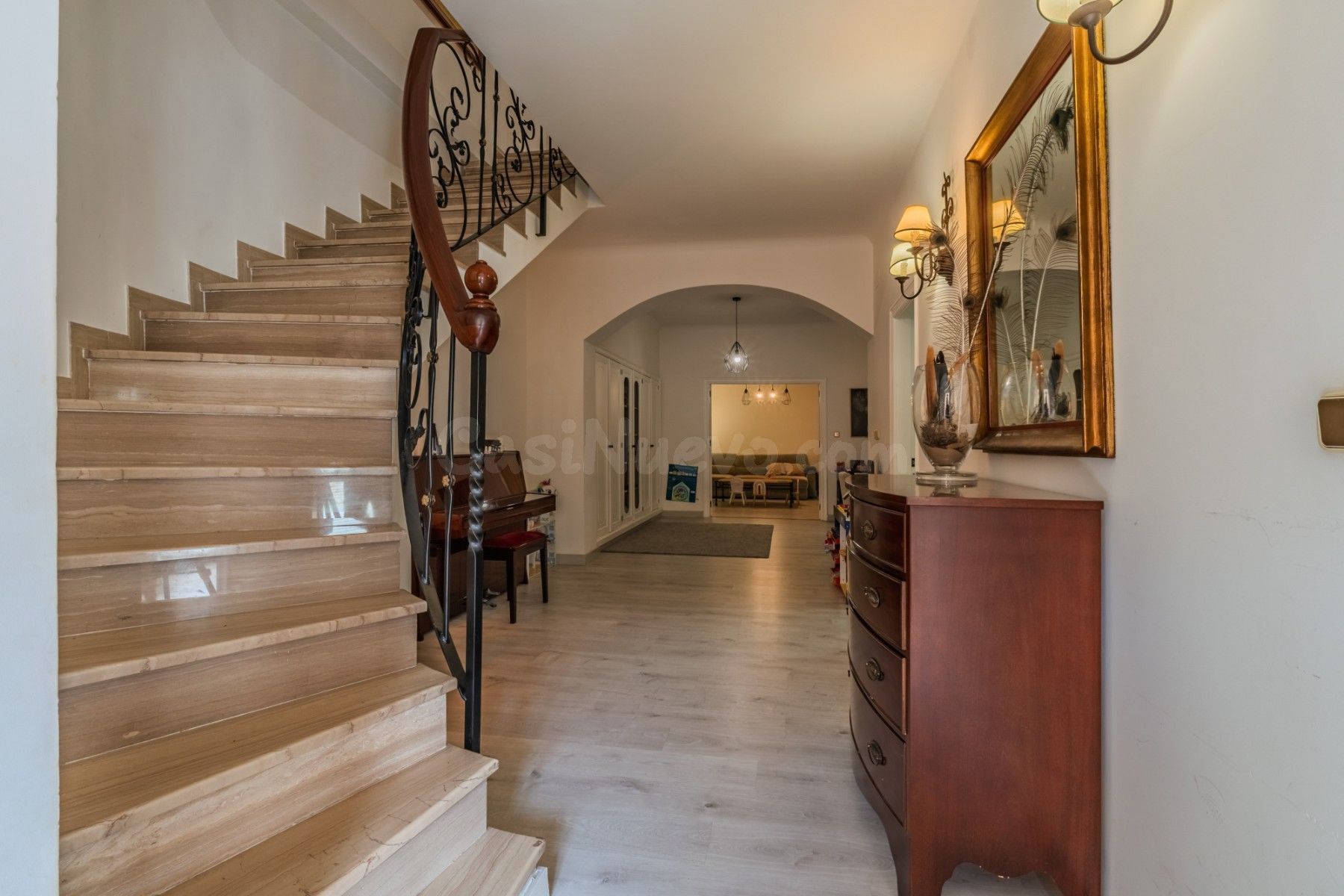 Apartamento dúplex céntrico y espacioso (aprox. 253 m2) con 