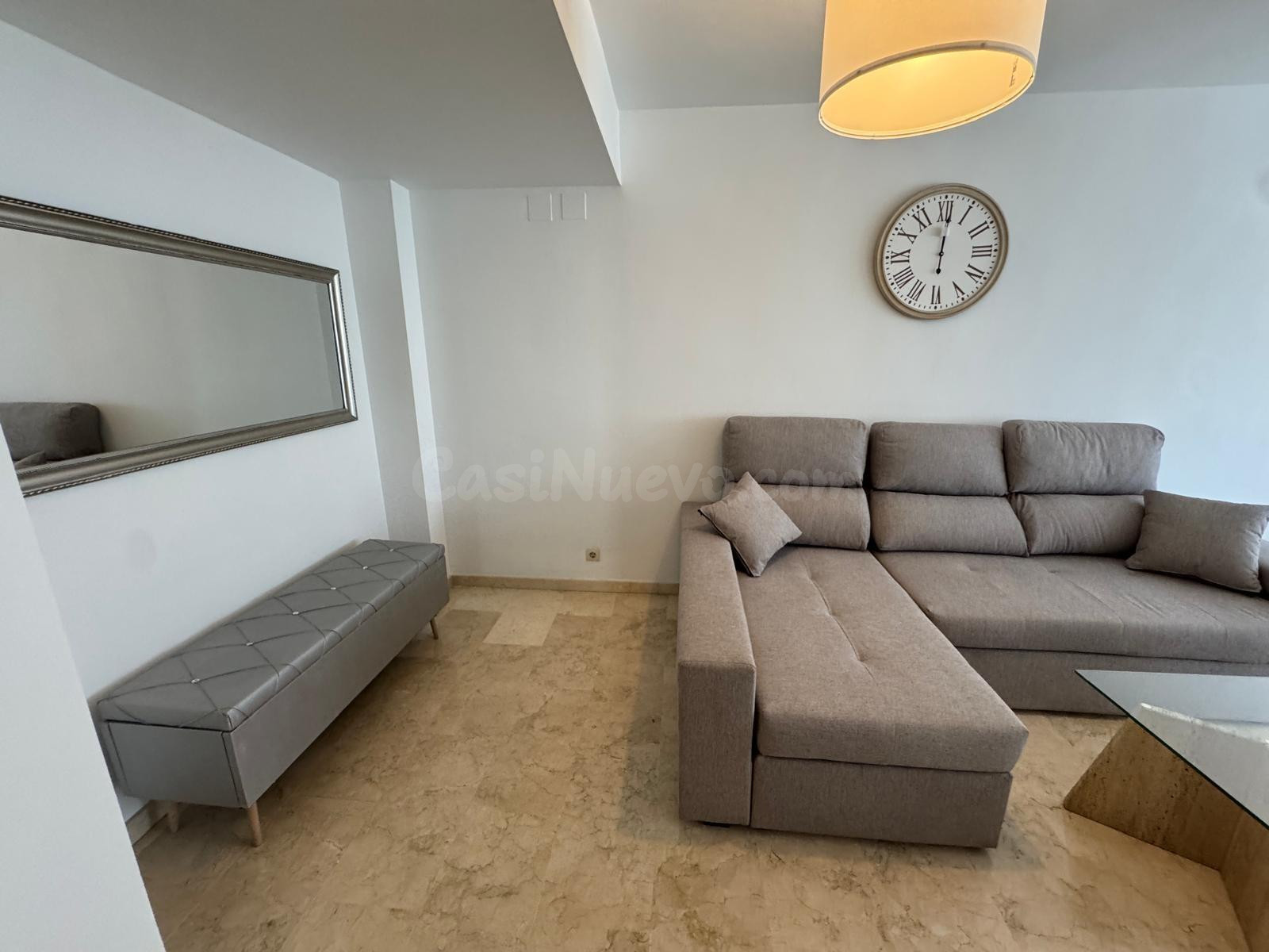 Alquiler de piso amueblado 3+2 con terraza y garaje en Sant  - foto 3