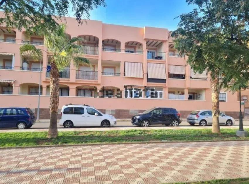 Exclusivo Garaje en Aguadulce Sur - foto 4