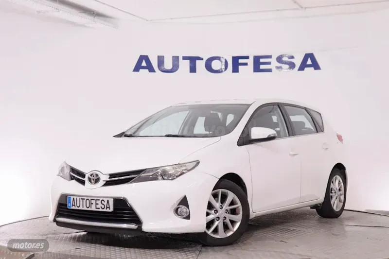 Toyota Auris 2014 en Alpedrete con extras - Oferta especial