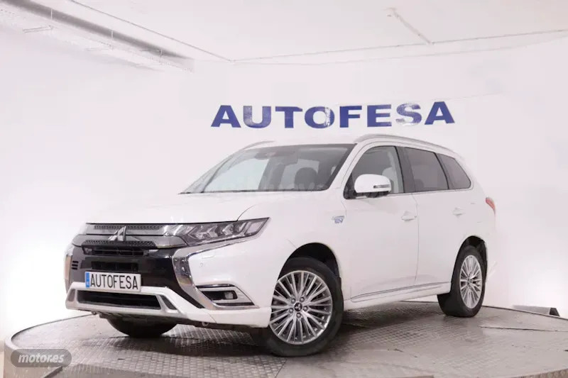 Outlander híbrido enchufable Alpedrete con extras premium