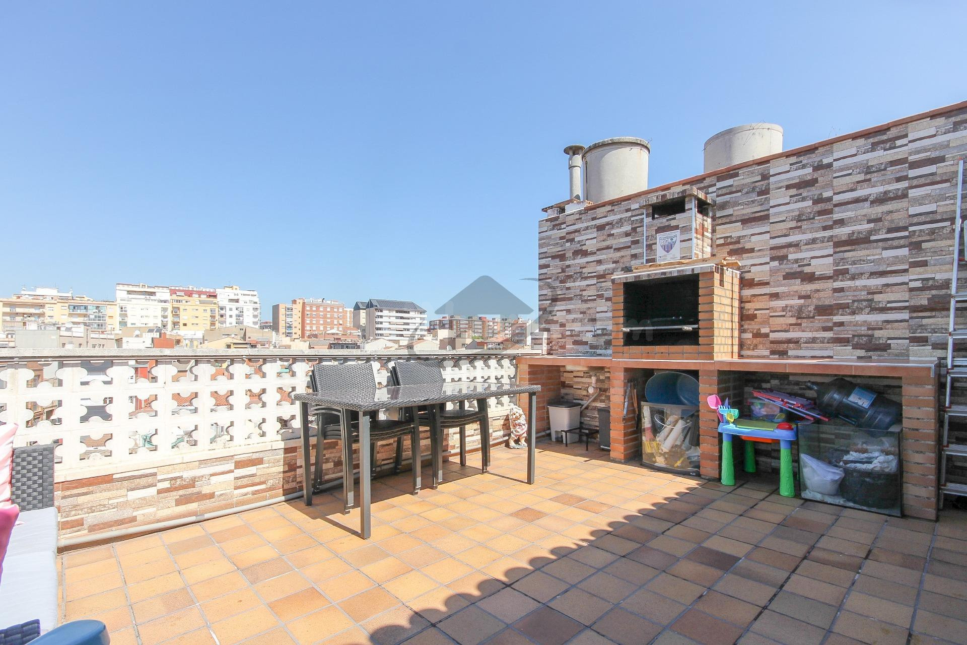 EXCLUSIVO ÁTICO CON TERRAZA ORIENTADO A SUR EN LA CREU DE BA - foto 3