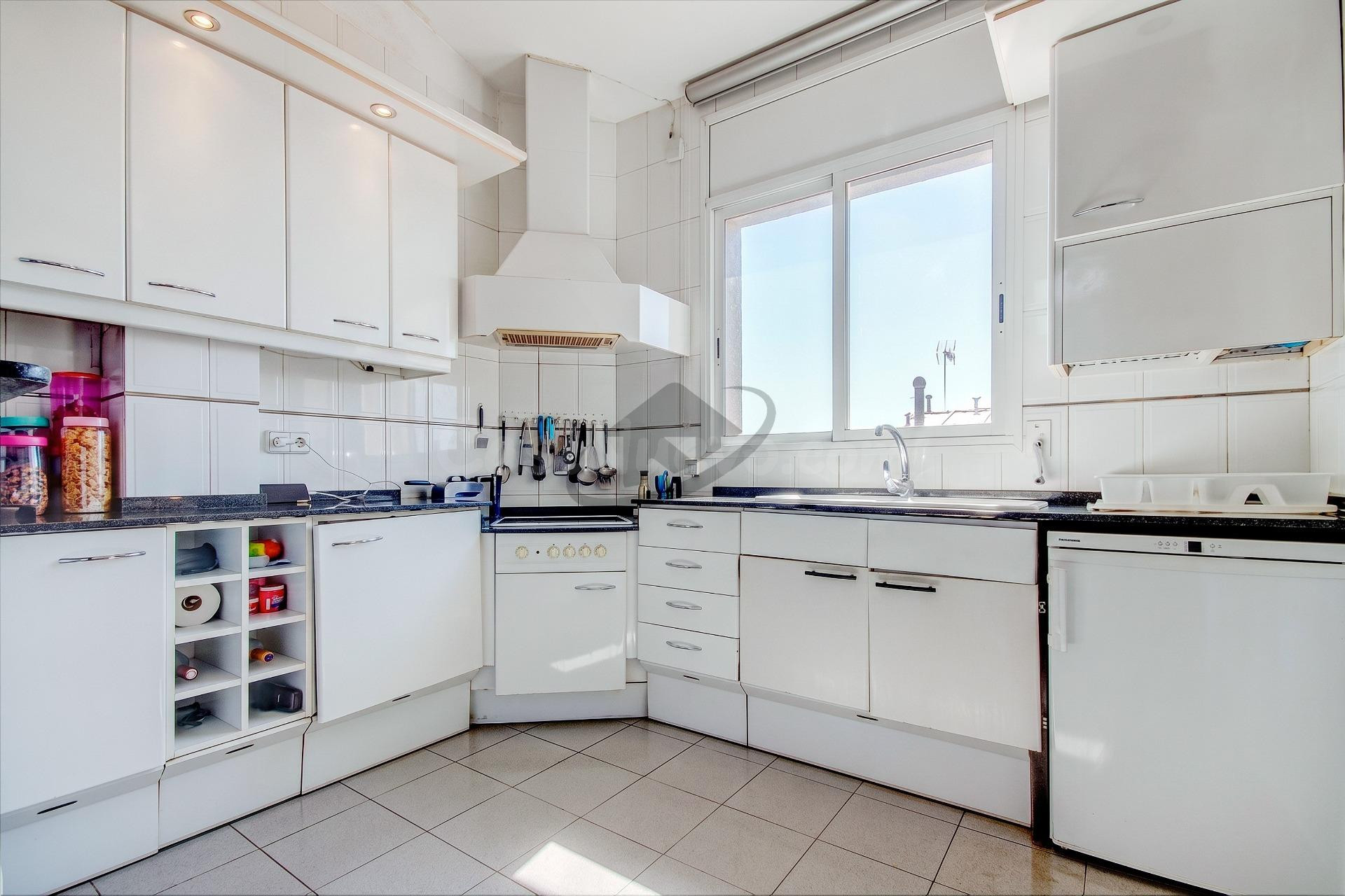 EXCLUSIVO ÁTICO CON TERRAZA ORIENTADO A SUR EN LA CREU DE BA - foto 5