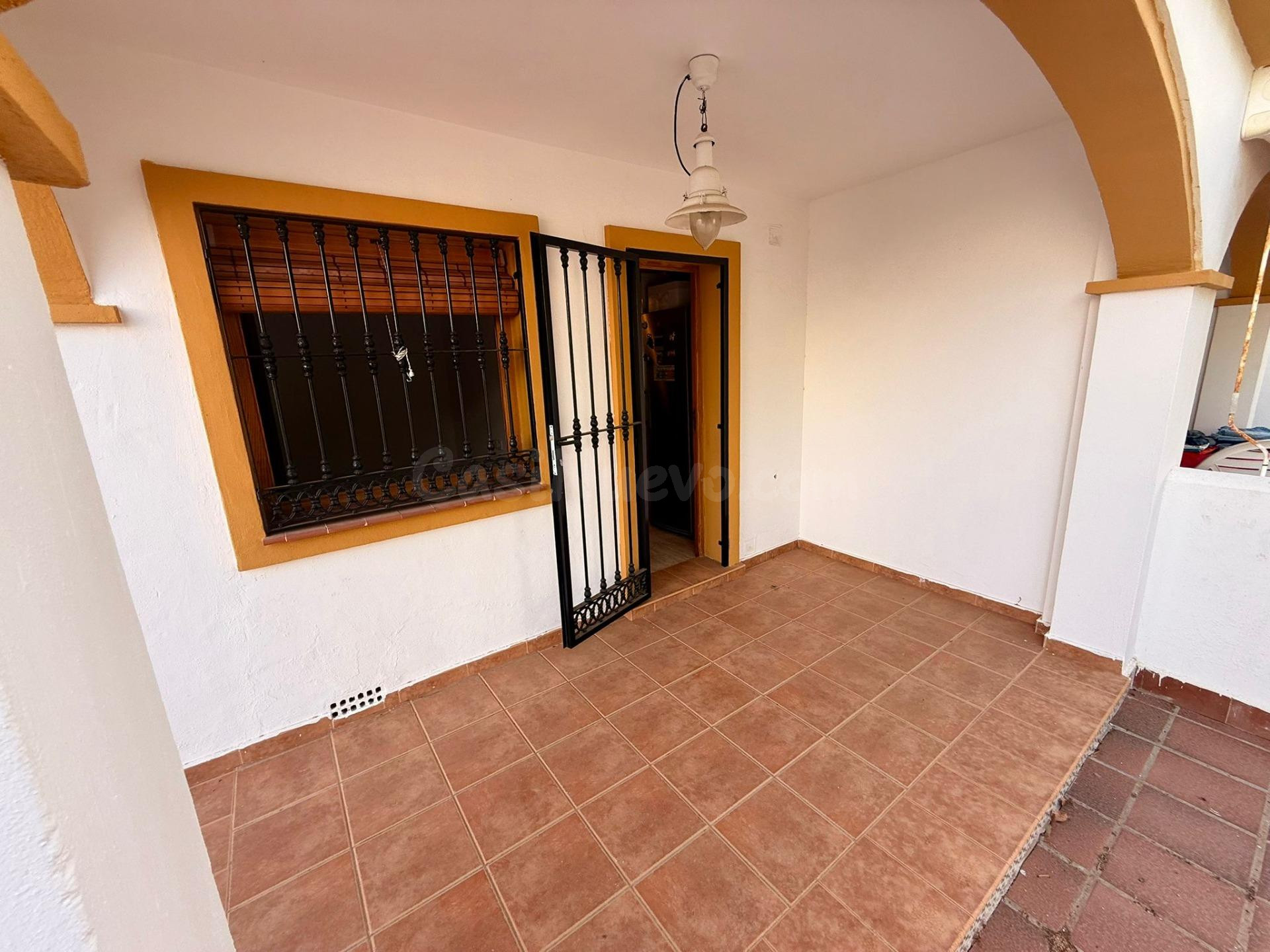 EXCLUSIVO CHALET CON AMPLIA TERRAZA EN PILAR DE LA HORADADA - foto 4