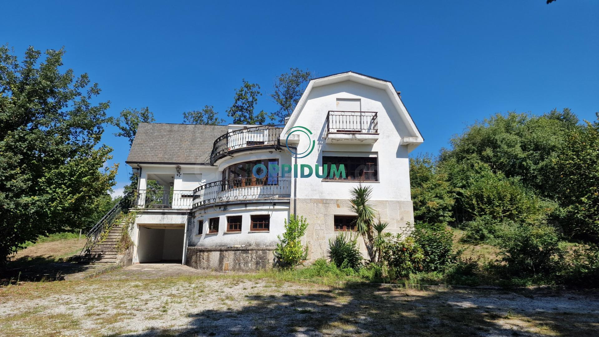 Chalet independiente en Urbanización Santa Mariña, O Corgo, Lugo – 342 m2 y parcela de 3.150 m2