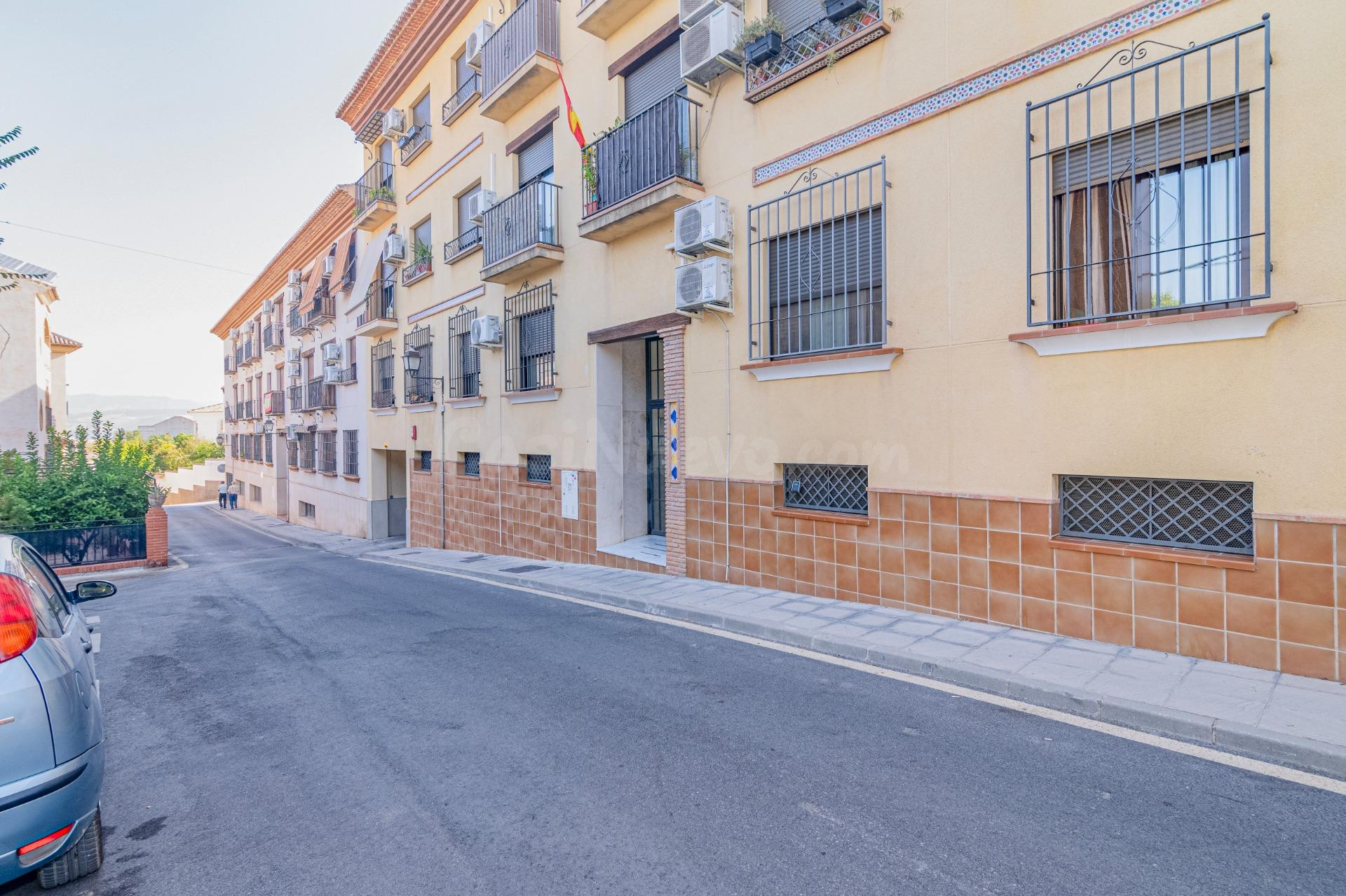 PISO, COHERA Y TRASTERO EN LA ZUBIA - foto 3