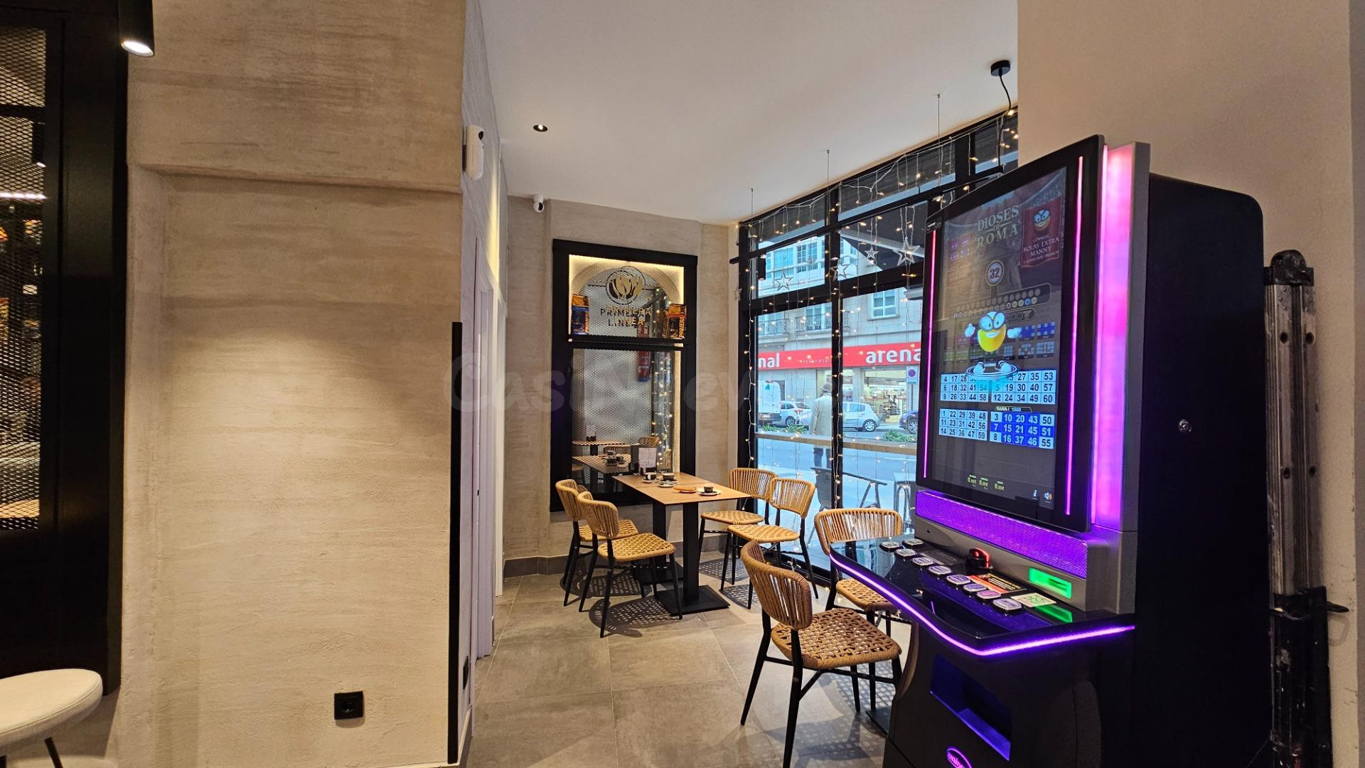 VENTA LOCAL CAFÉ-BAR EN PLENO CUATRO CAMINOS – A CORUÑA - foto 2