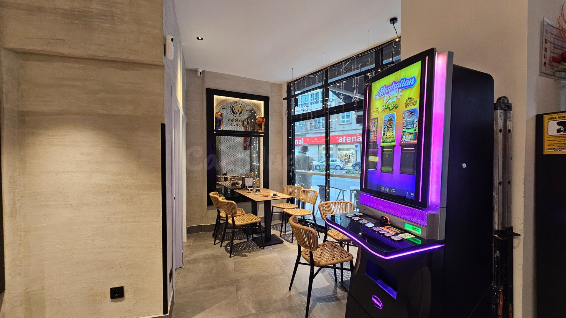 VENTA LOCAL CAFÉ-BAR EN PLENO CUATRO CAMINOS – A CORUÑA - foto 4