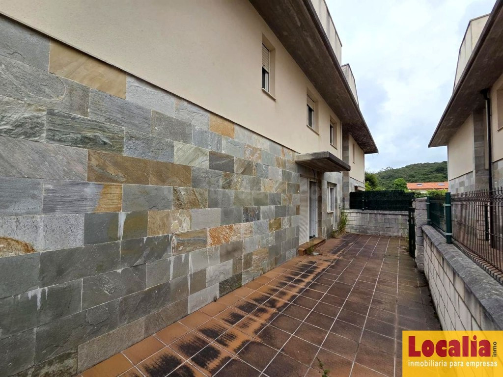 Chalet de VPO en venta, Oreña, Alfoz de Lloredo