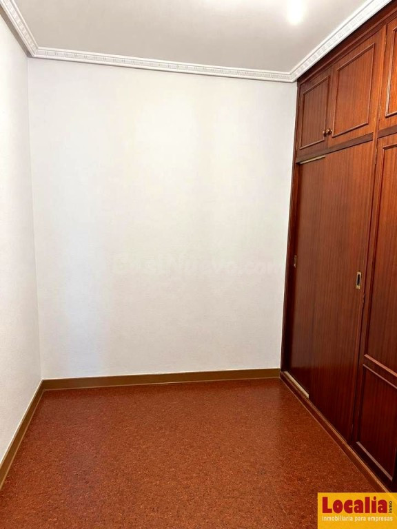 Piso para reformar en zona céntrica de Santander - foto 4