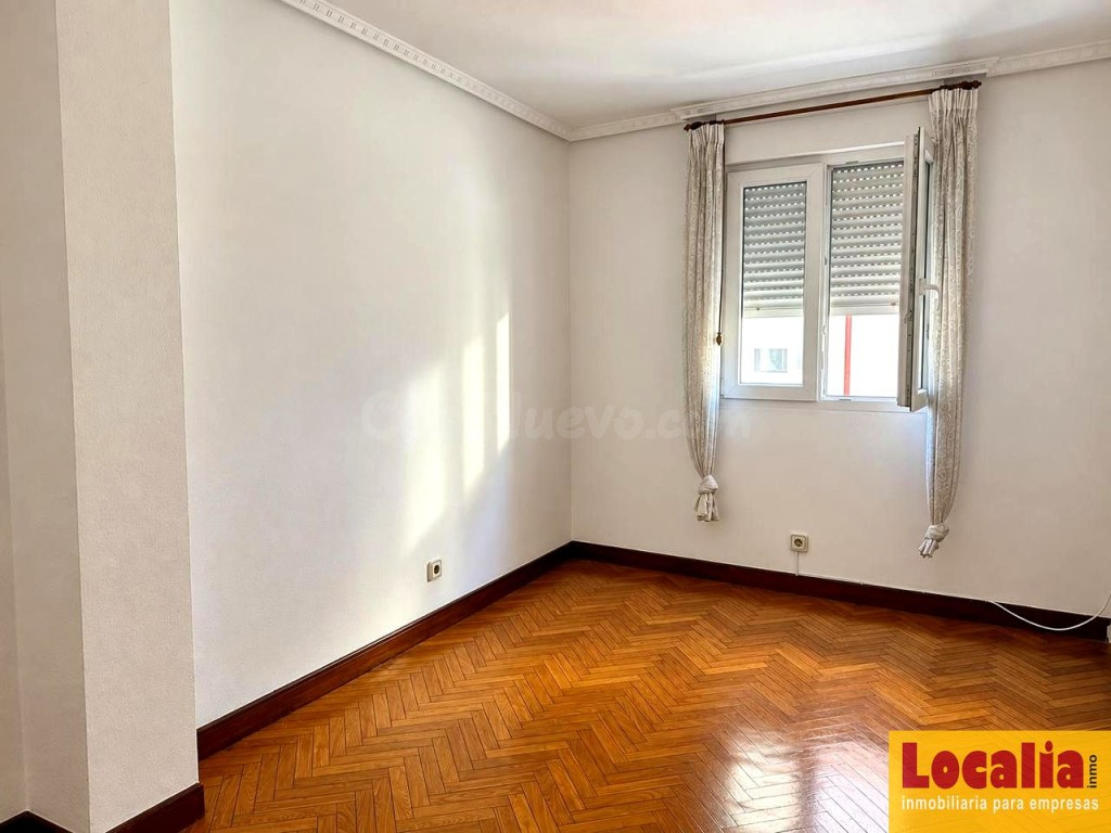Piso para reformar en zona céntrica de Santander - foto 5