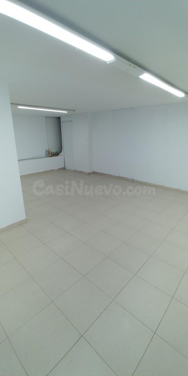 Amplio local de dos niveles en venta Santander - foto 5