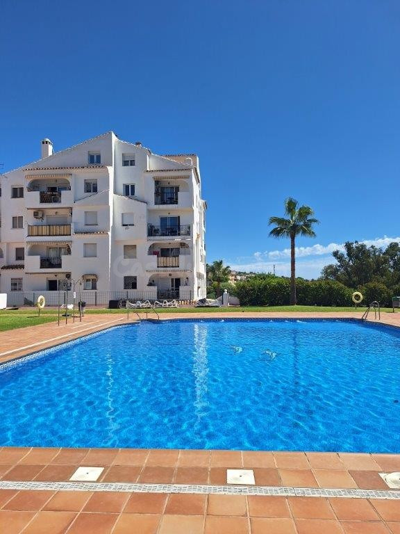 Piso en Alquiler en Torre De Calahonda Málaga - foto 4