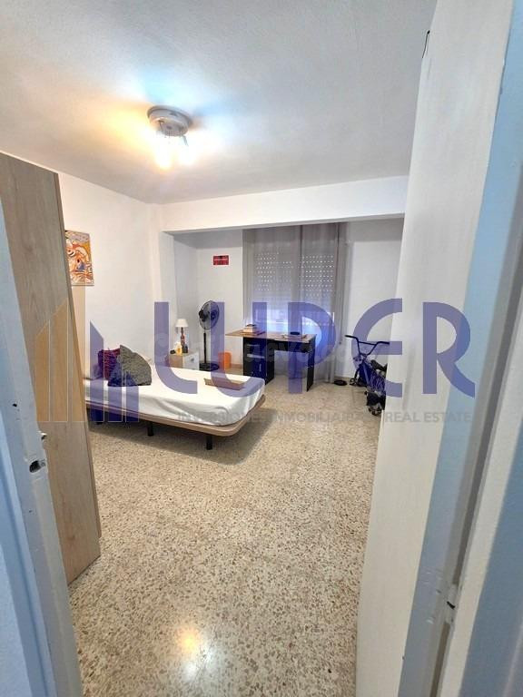 PISO EN VENTA EN SAN VICENTE, CERCA DE LA BIBLIOTECA Y LA PLAZA DE LOS LEONES - foto 4