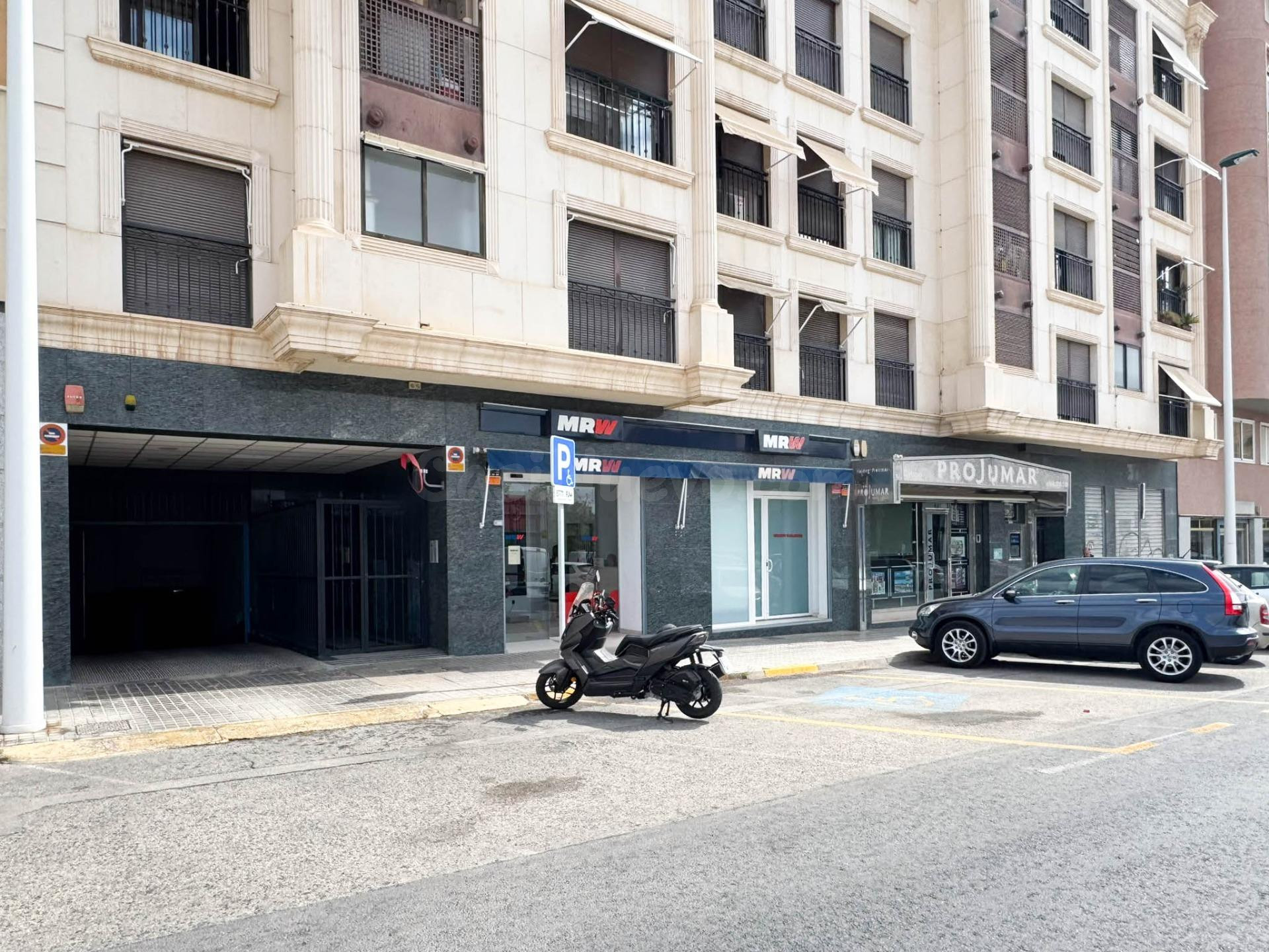 LOCAL REFORMADO PARA OFICINA O CONSULTA CON GARAJE EN ZONA L