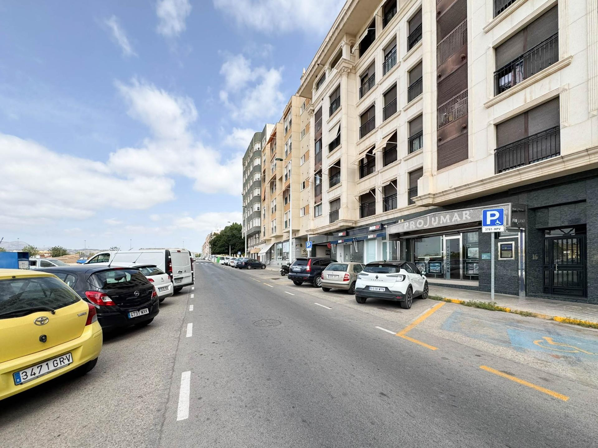 LOCAL REFORMADO PARA OFICINA O CONSULTA CON GARAJE EN ZONA L - foto 2