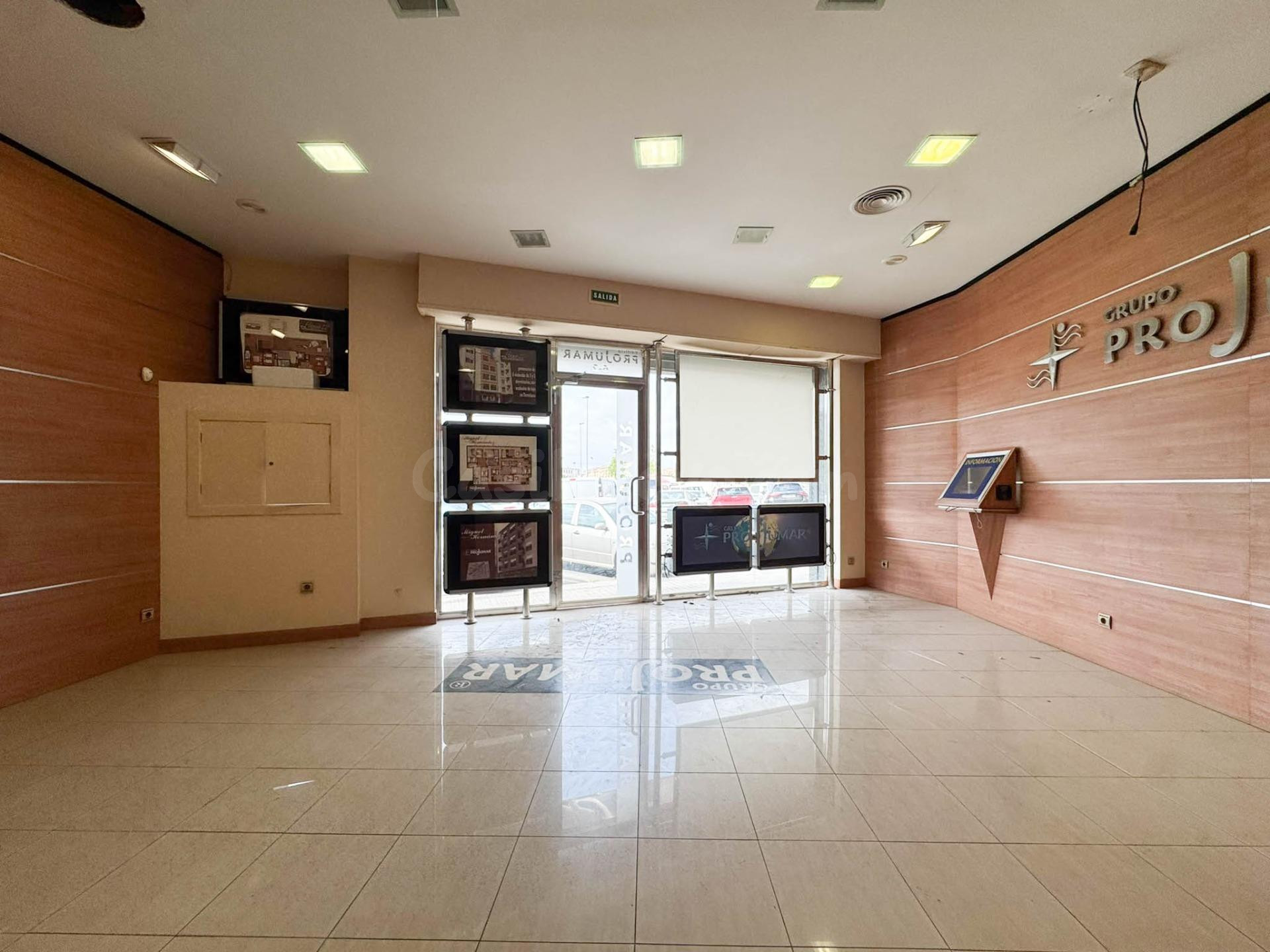 LOCAL REFORMADO PARA OFICINA O CONSULTA CON GARAJE EN ZONA L - foto 5