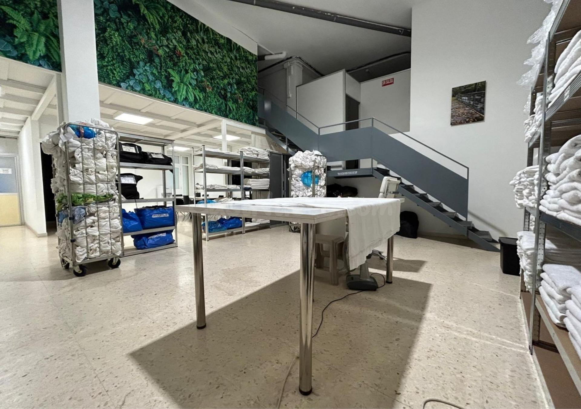 Local Comercial en Rentabilidad (7,04%) | 300 m2 | Patraix - - foto 4