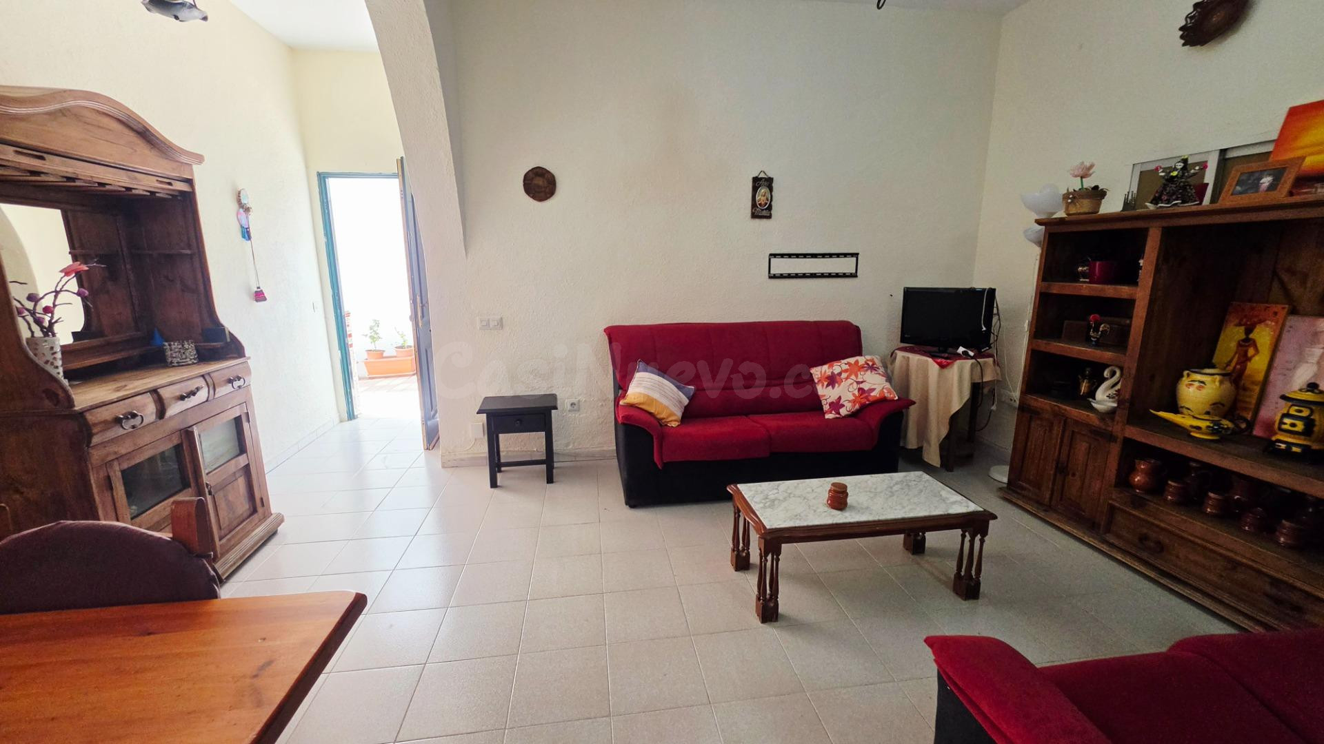 Casa mata en Benalmádena con 2 viviendas, 6 dormitorios y gr - foto 2